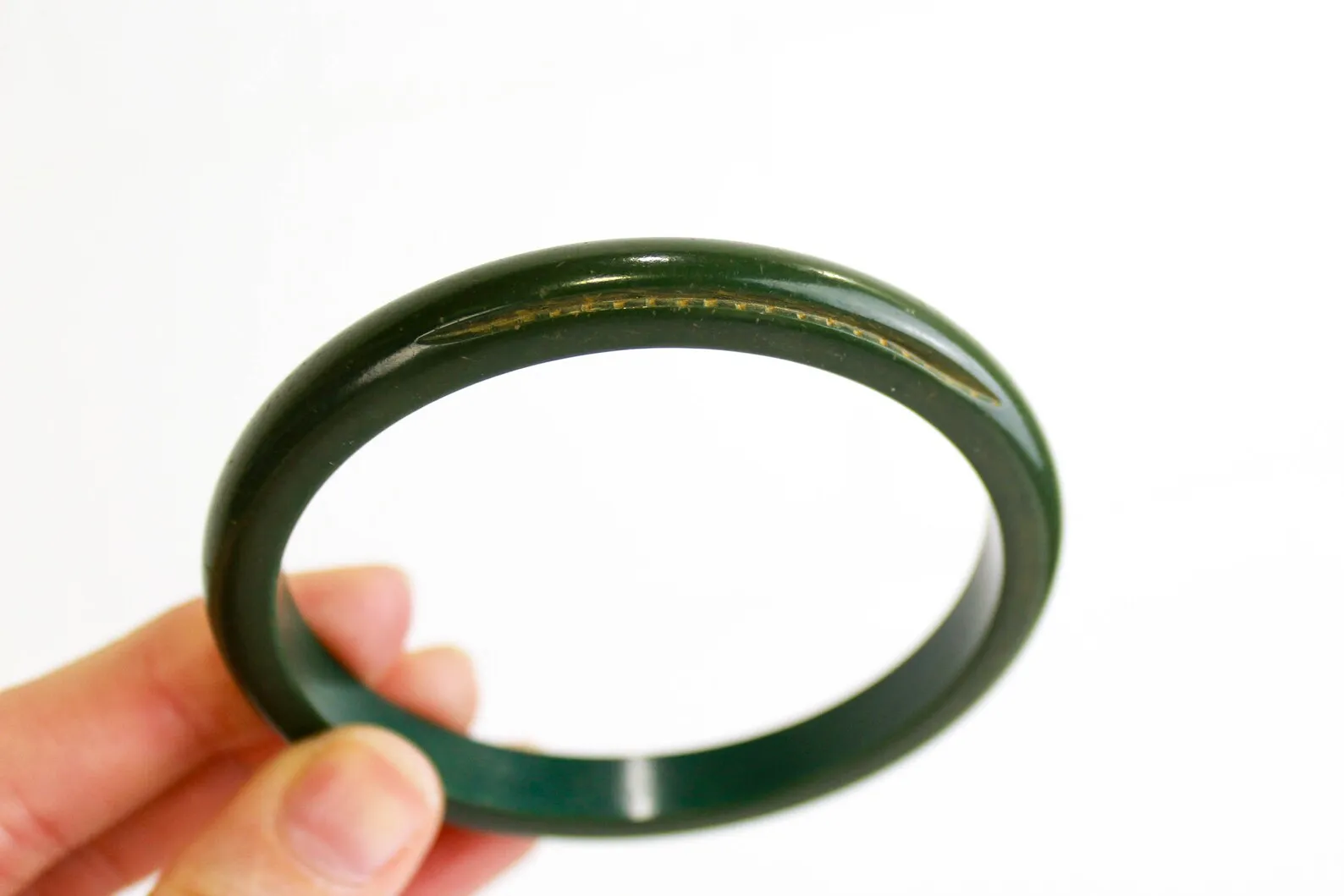 1940s Bakelite Carved Green Bangle Bracelet