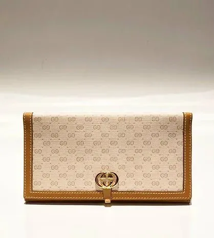 1980s Gucci Brown Cream interlocking logo clutch monogram wallet