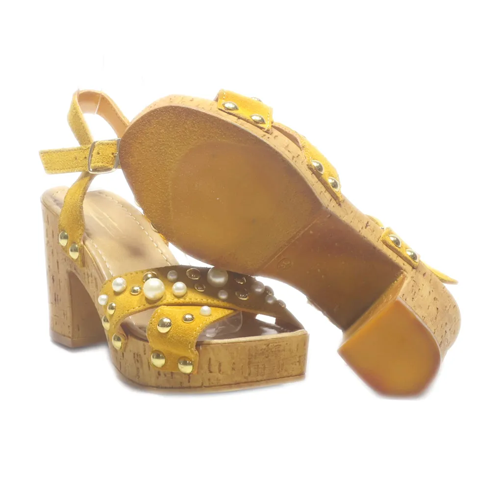 5Th Avenue Mid-Heel Sandals Suede Yellow Colour For Women