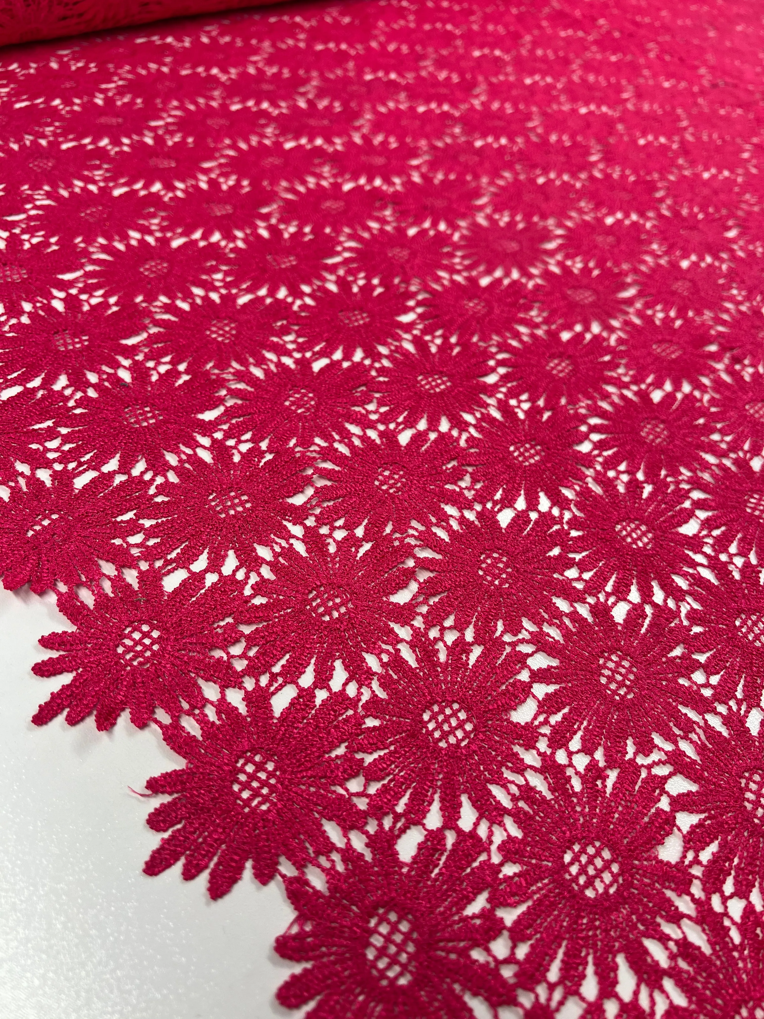 Anglaise Lace - Hot Pink - 110cm