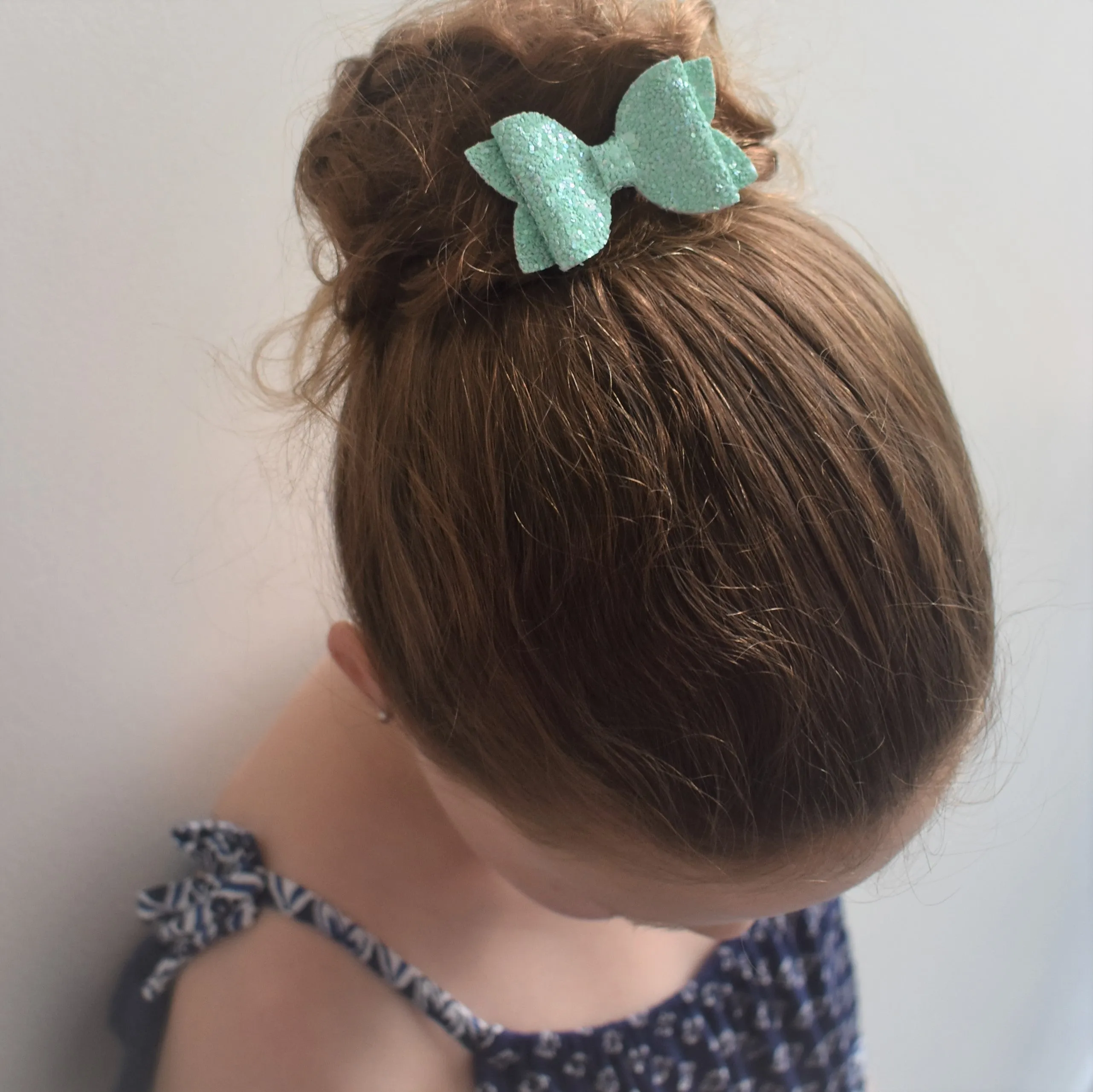 Annabelle Bow Hair Clip - pastel glitter