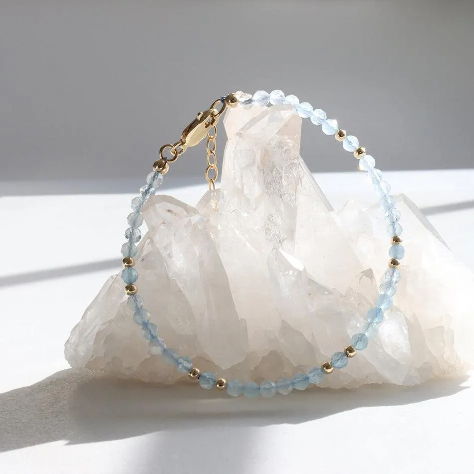 Aquamarine Dainty Bracelet