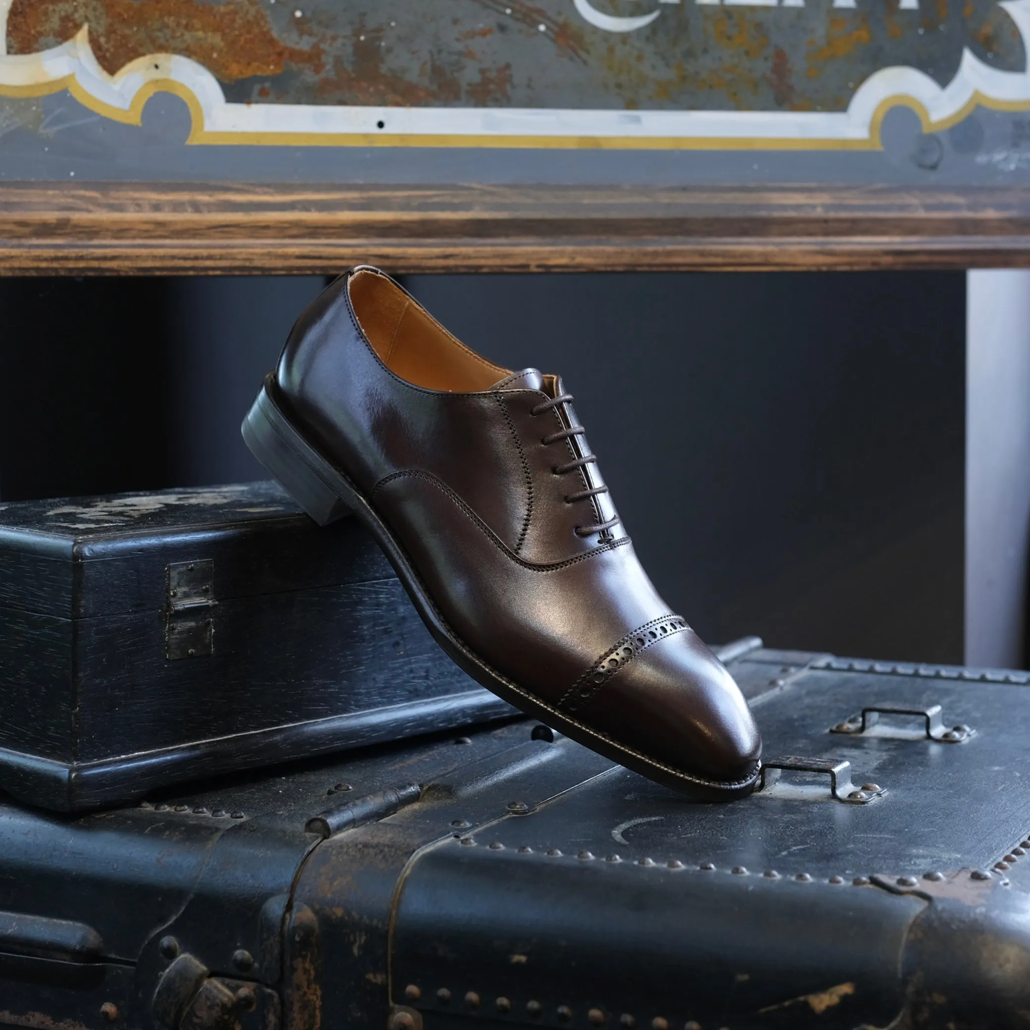 Berwick1707 Punched Cap Toe Oxford (Chiseled Toe)