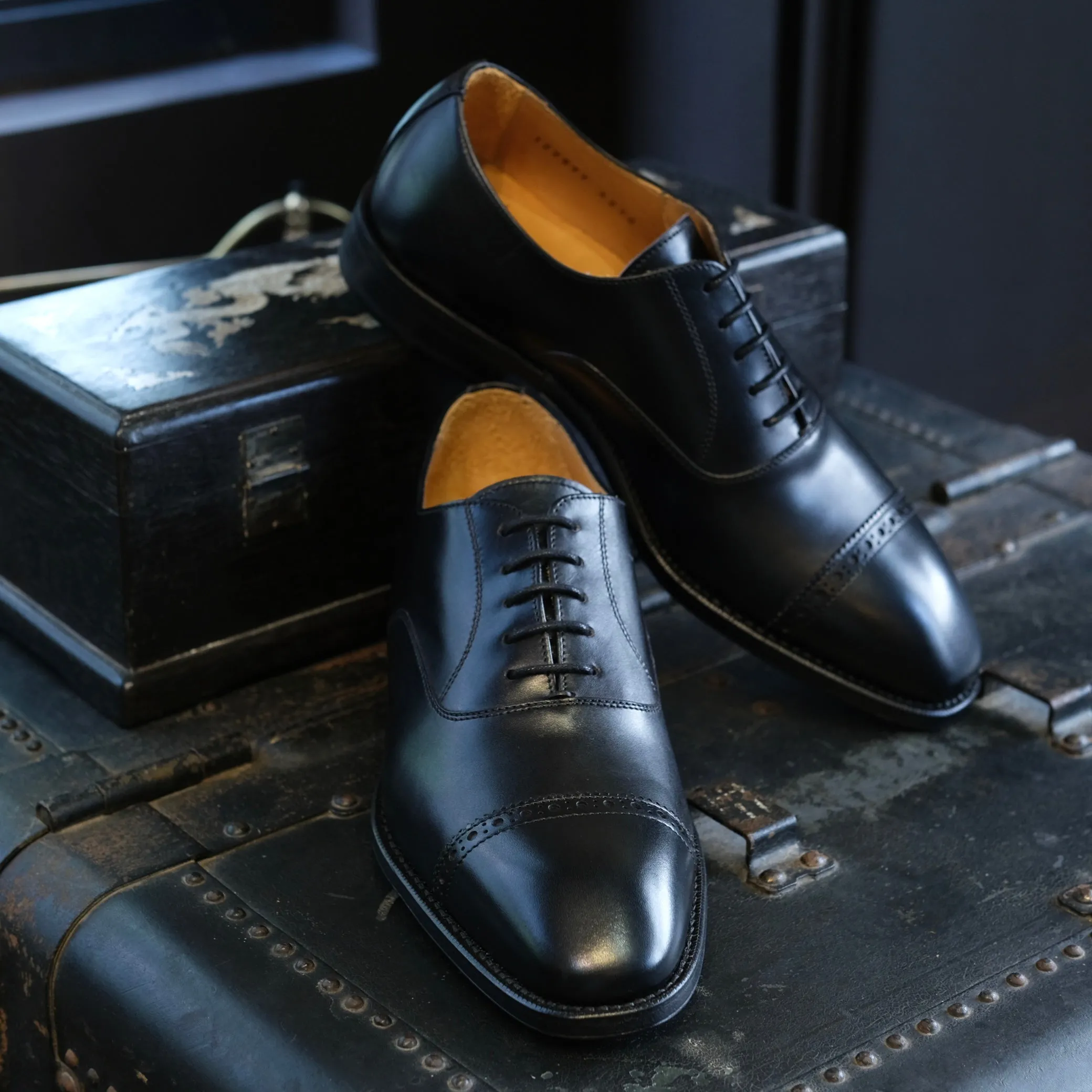 Berwick1707 Punched Cap Toe Oxford (Chiseled Toe)