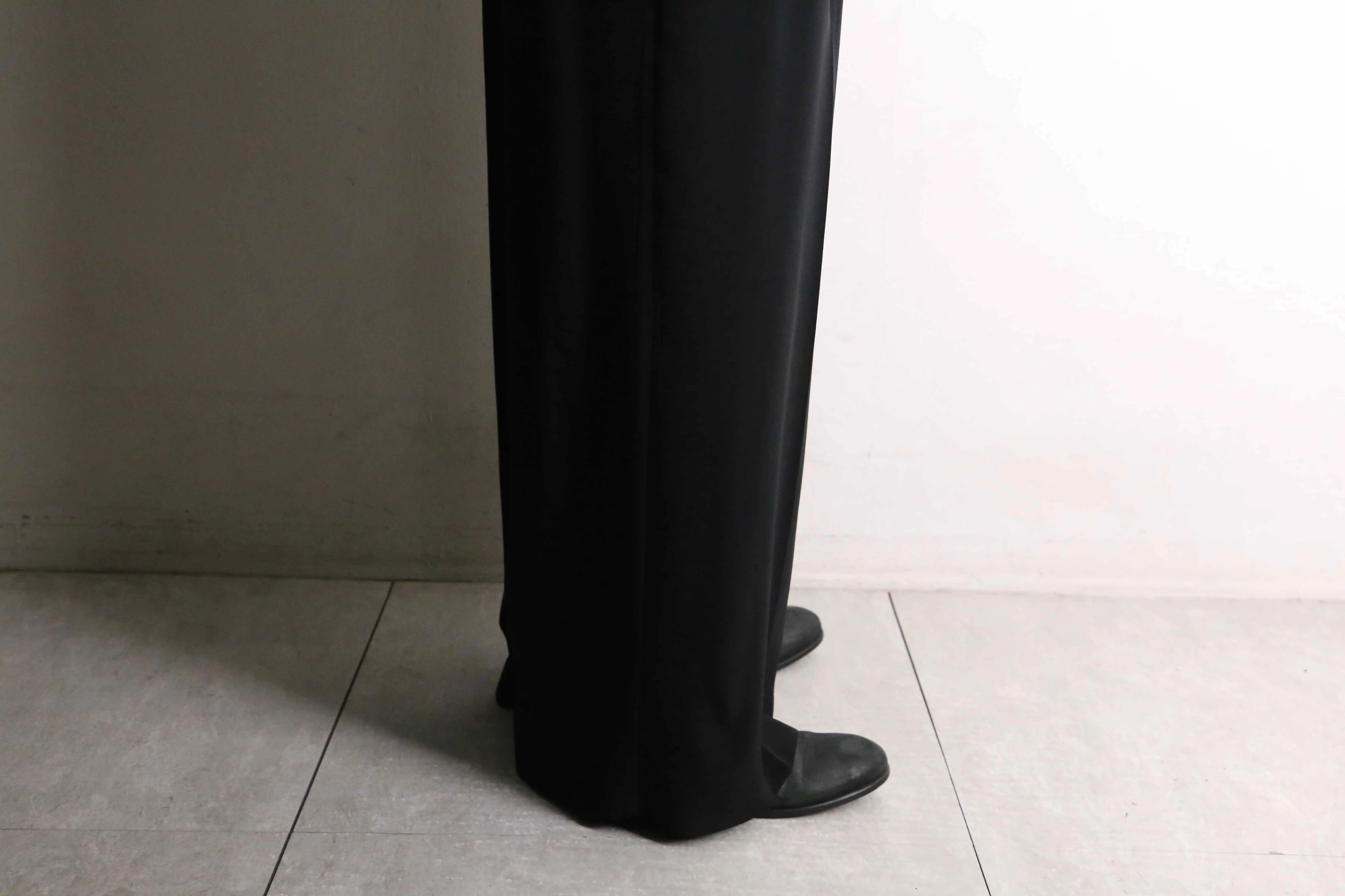 black 2-tuck easy wide slacks