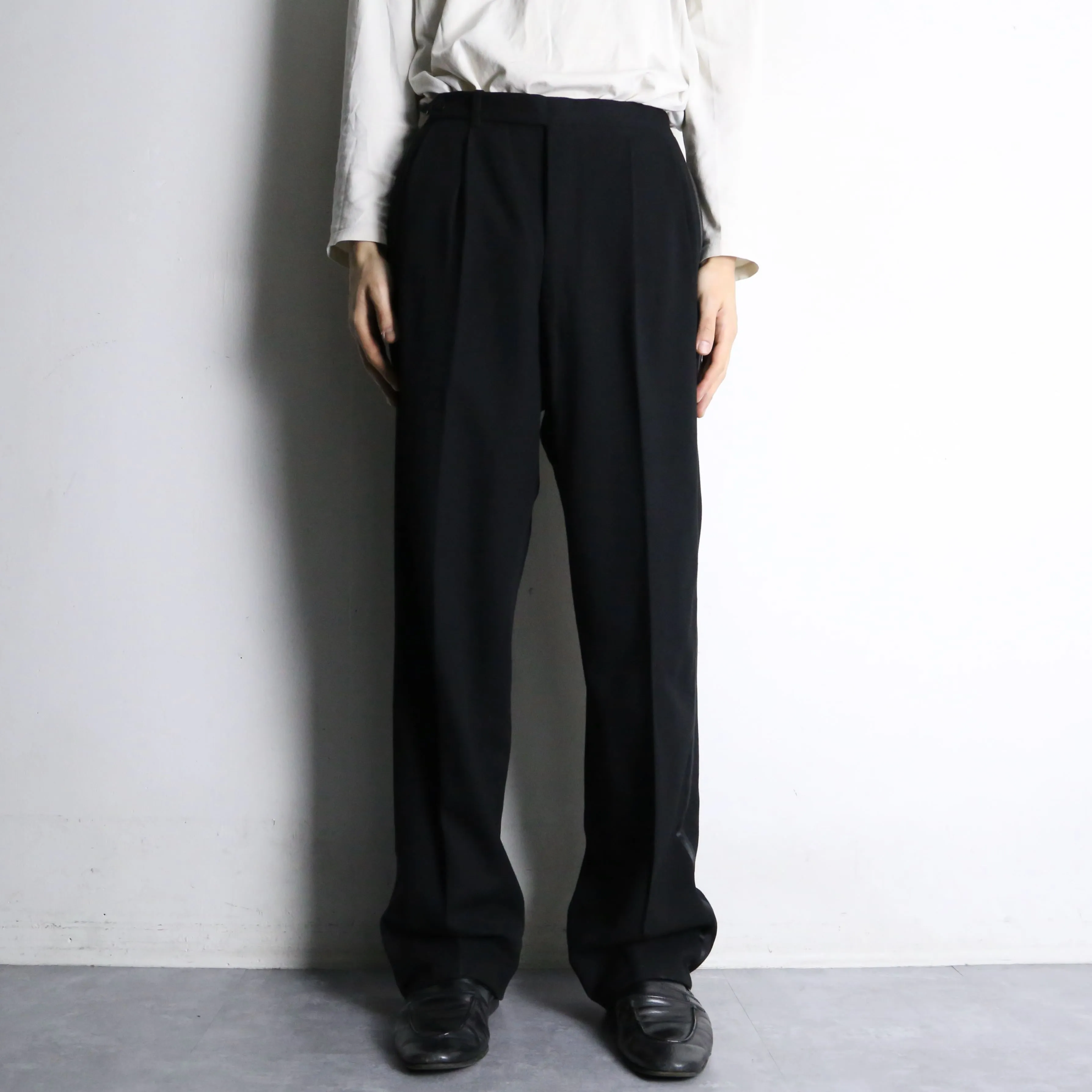 black color line design slacks