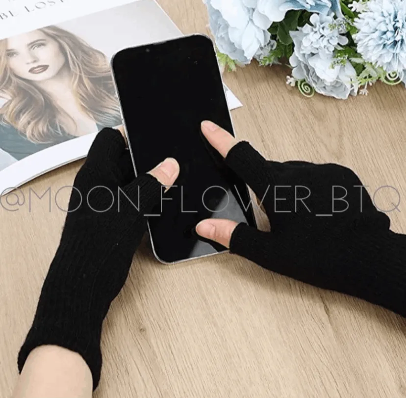 Black Stretchy Fingerless Winter Gloves