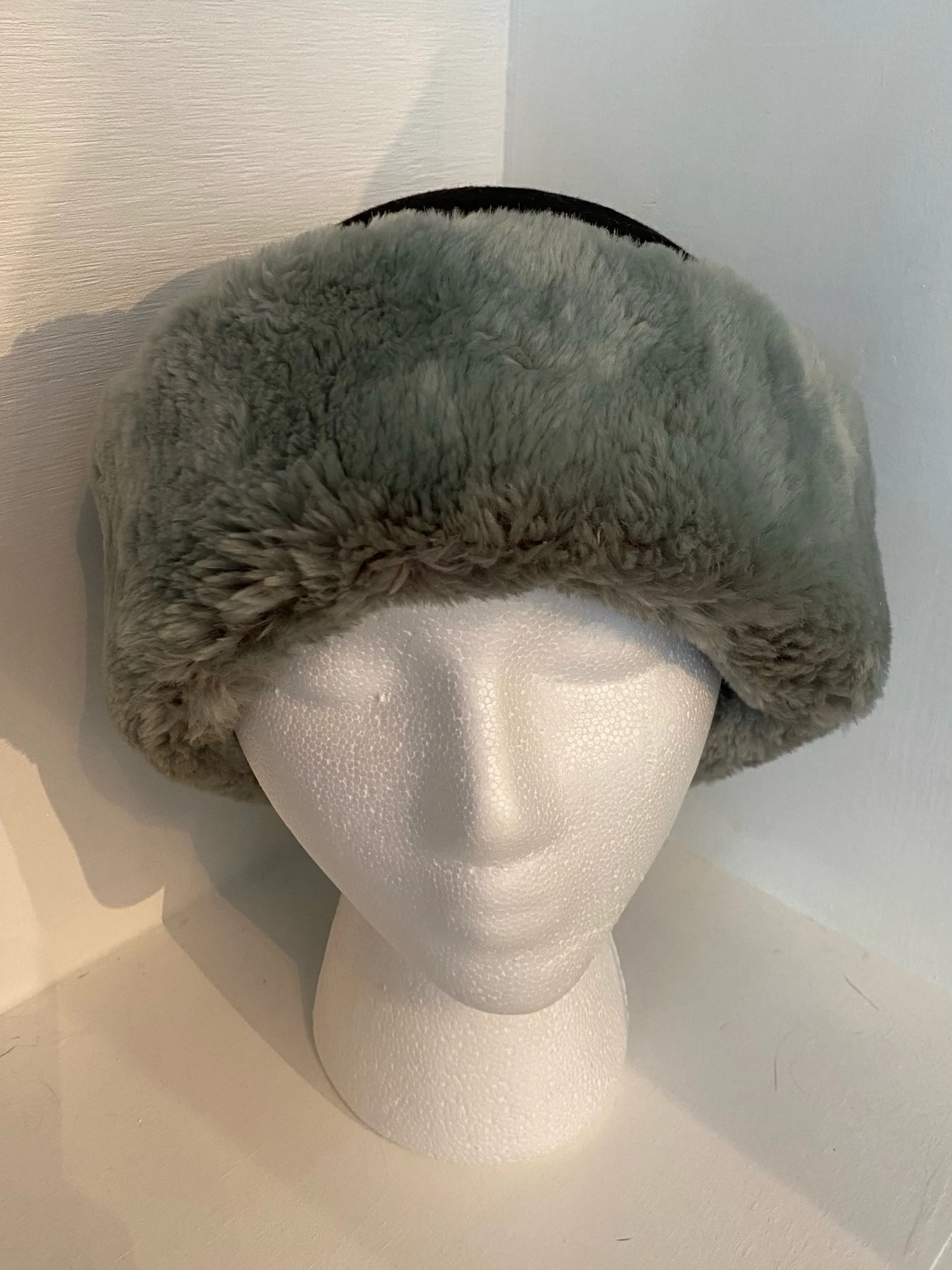 Black Wool Felt Hat Trimmed with Gray Beaver