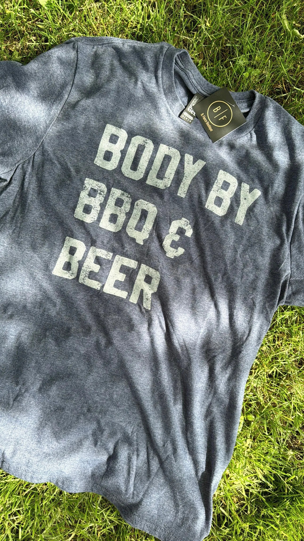 BODY BY BBQ & BEER MENS GRAPHIC TEE