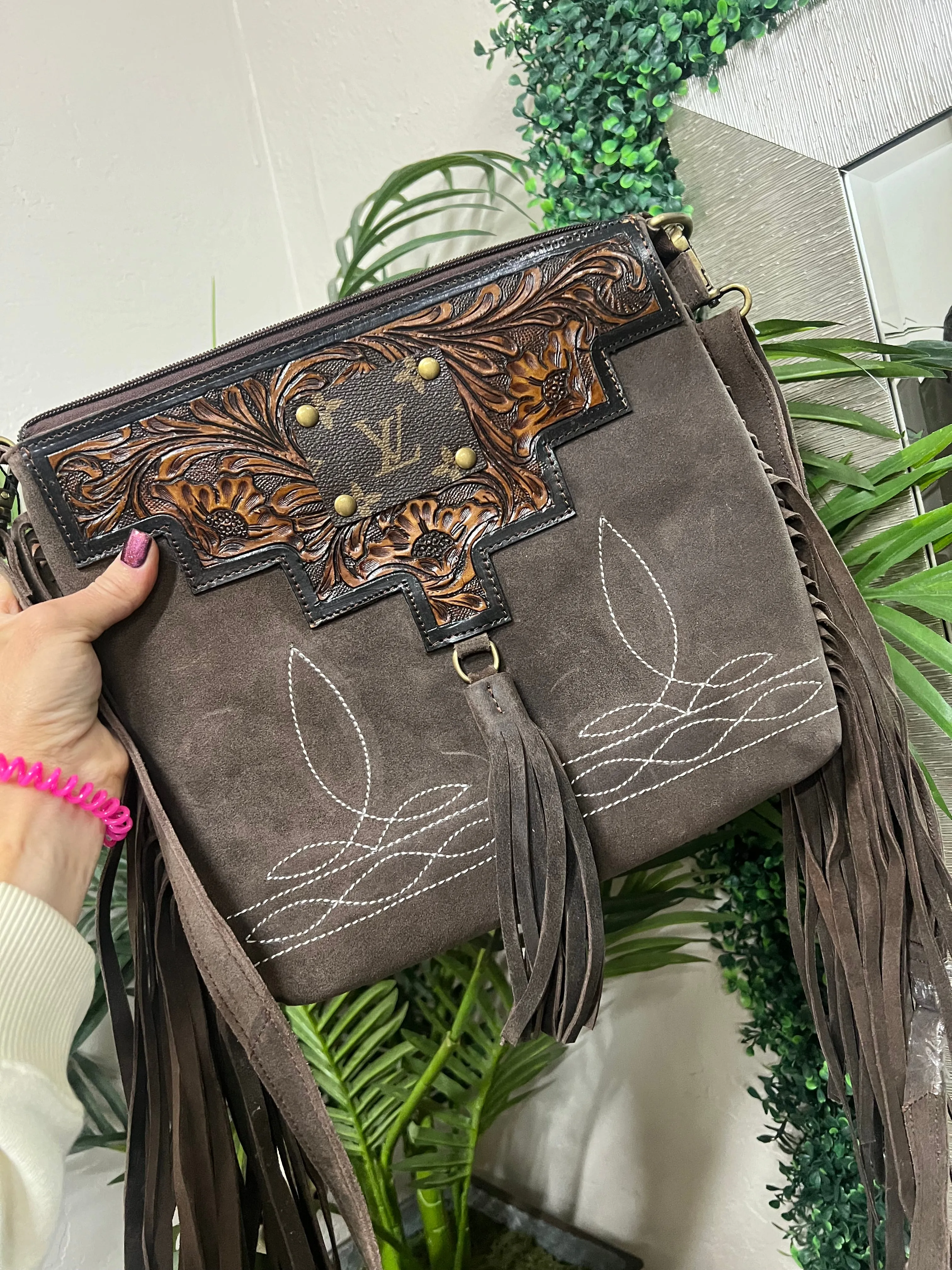 BOOTSTITCH CROSSBODY