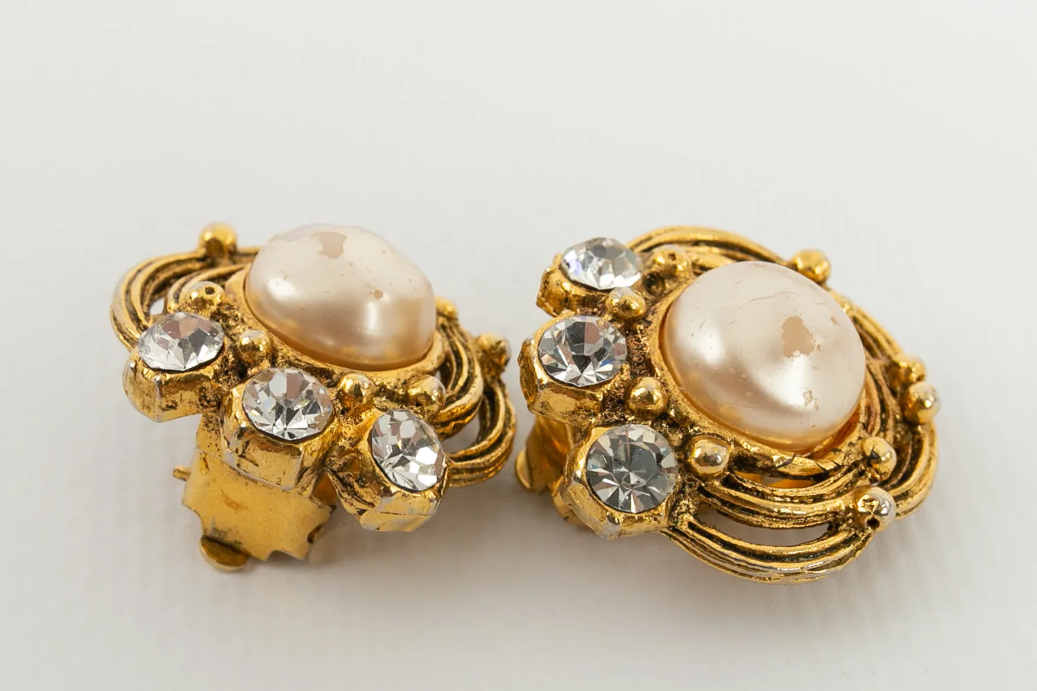 Boucles d'oreilles baroques Chanel