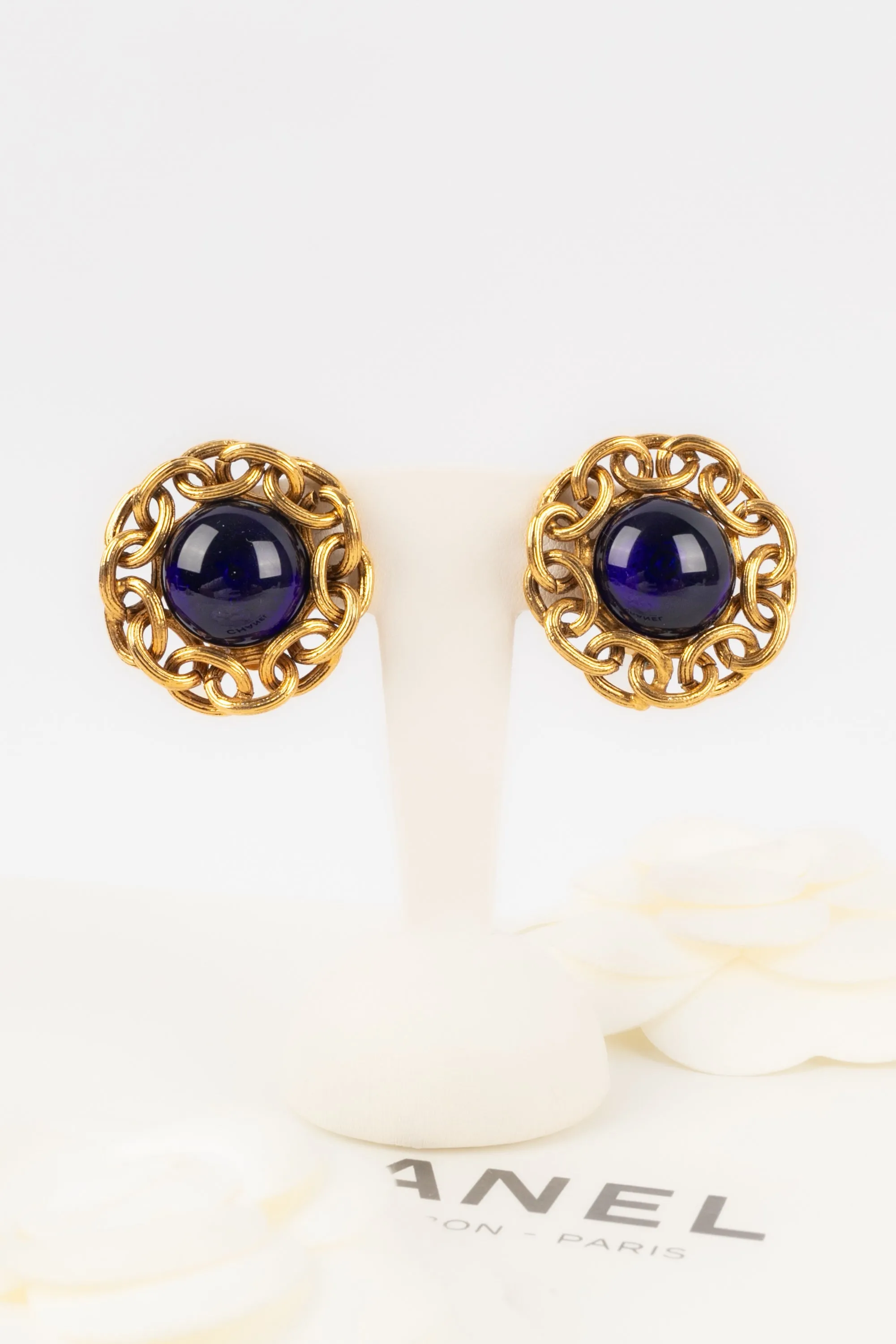 Boucles d'oreilles bleues Chanel 1990's