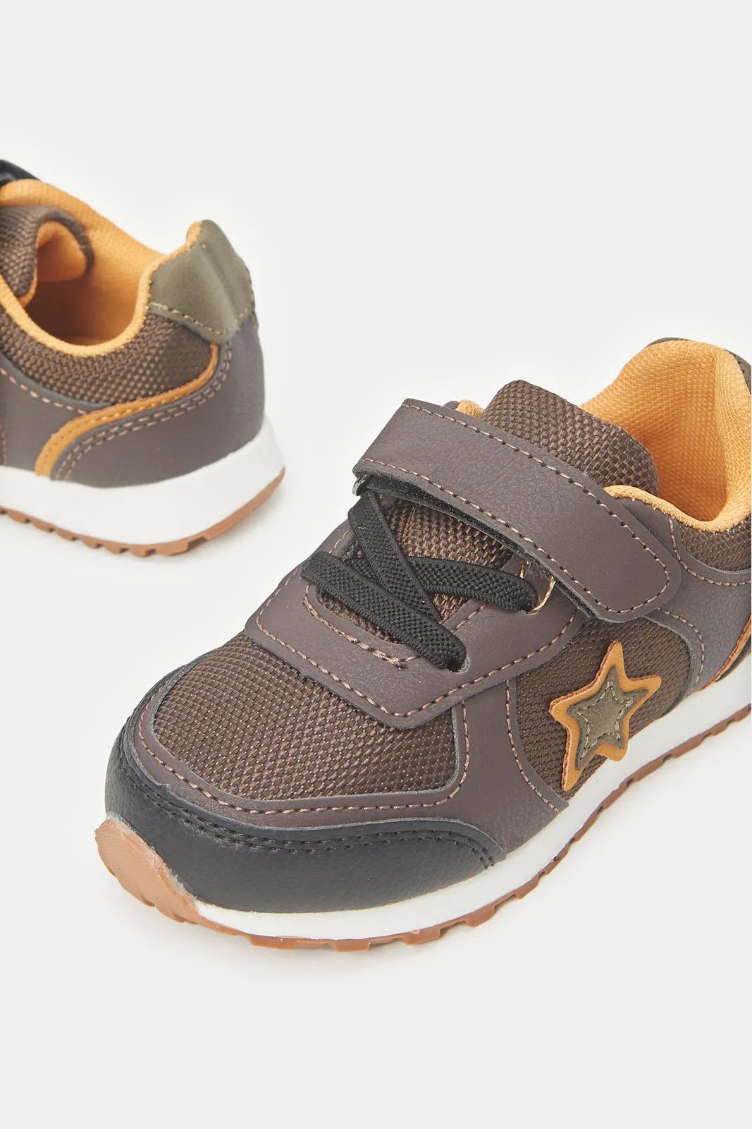 Boys Brown Star Patch Slim-Runner