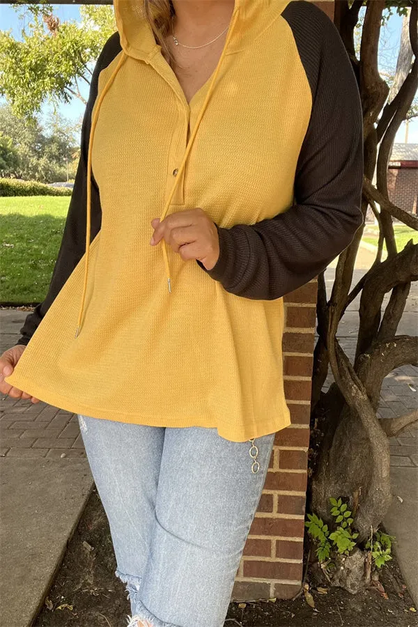 BQ15467 Block yellow&black color knitted fabric hoodie w/string&buttons long sleeve women tops