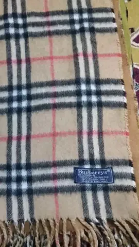 Burberry scarves - 40 pieces