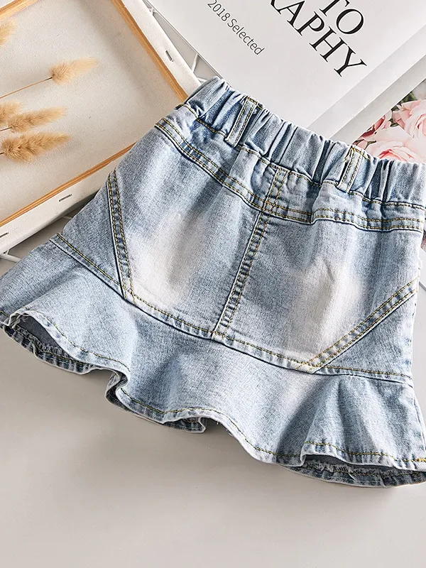 Can Never Go Wrong With A Denim Skirt