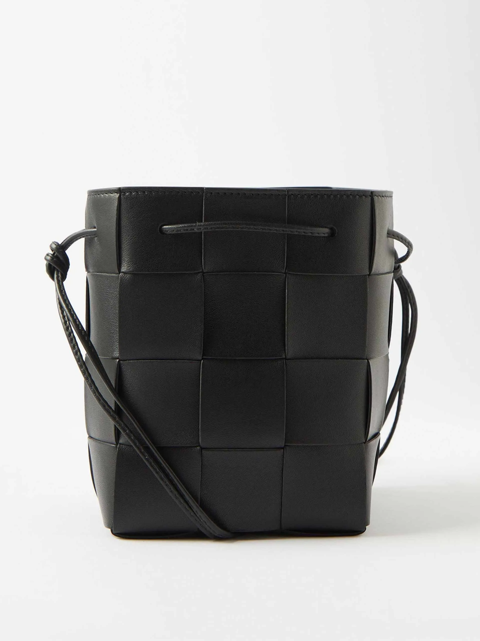 Cassette small Intrecciato leather bucket bag