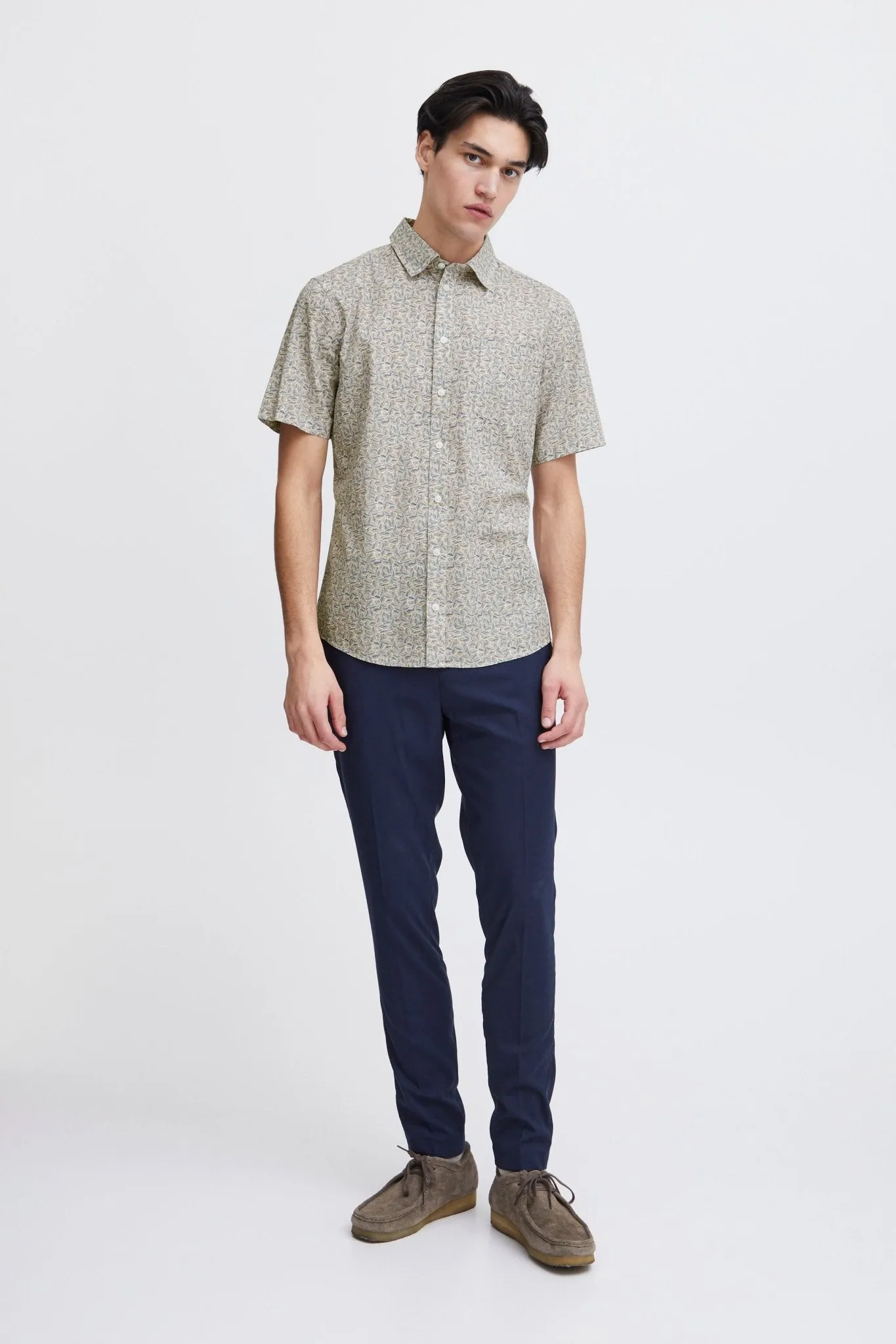 CASUAL FRIDAY - CFAnton SS AOP Leaves shirt - 20505069