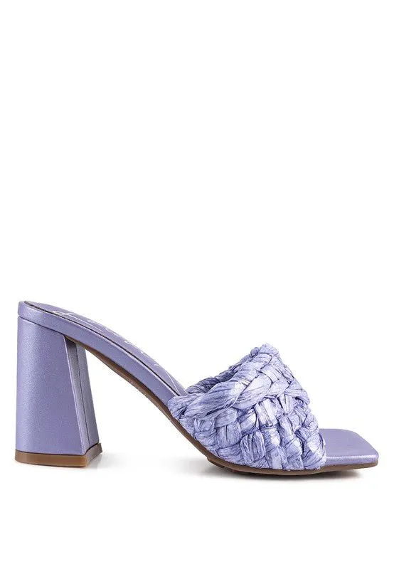 CHIC BRAIDED RAFFIA SANDAL