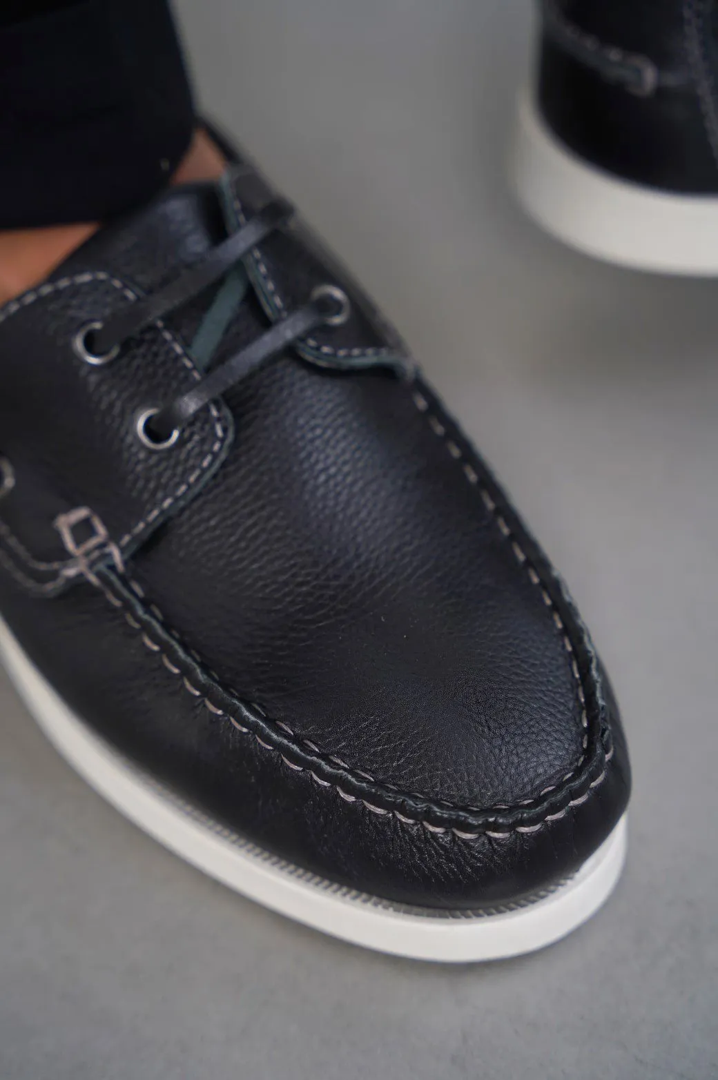 CLASSIC LEATHER BOAT SHOES