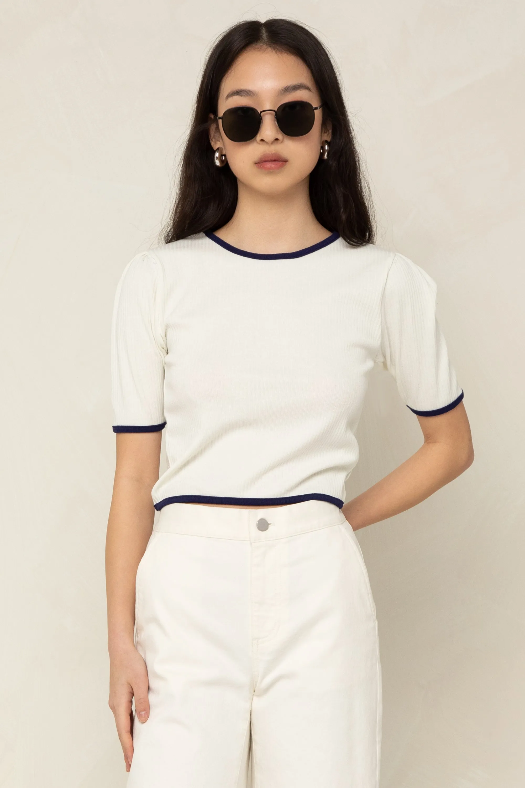 CONTRAST TRIM TEE