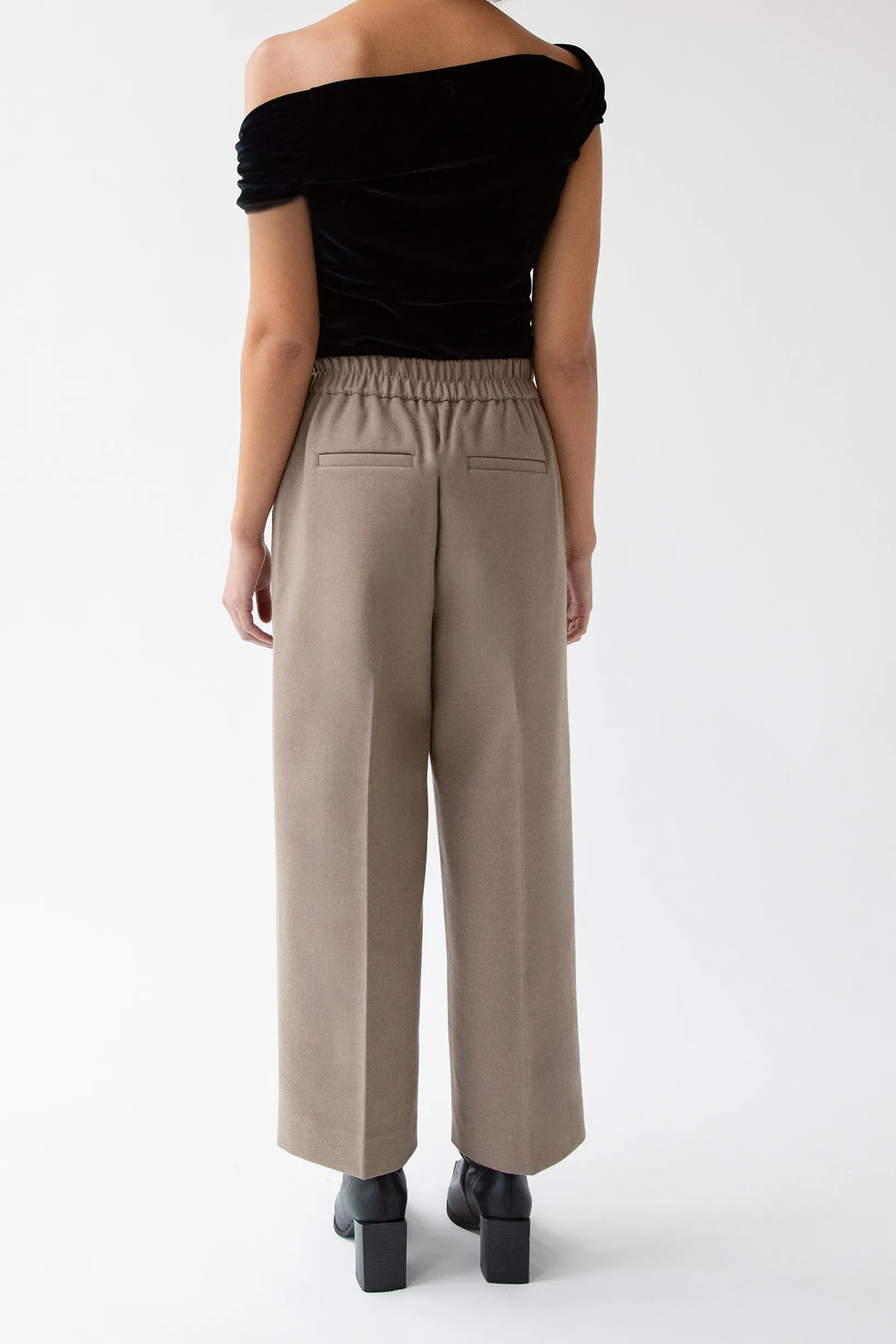 CROPPED HALF ELASTIC WAIST PANT