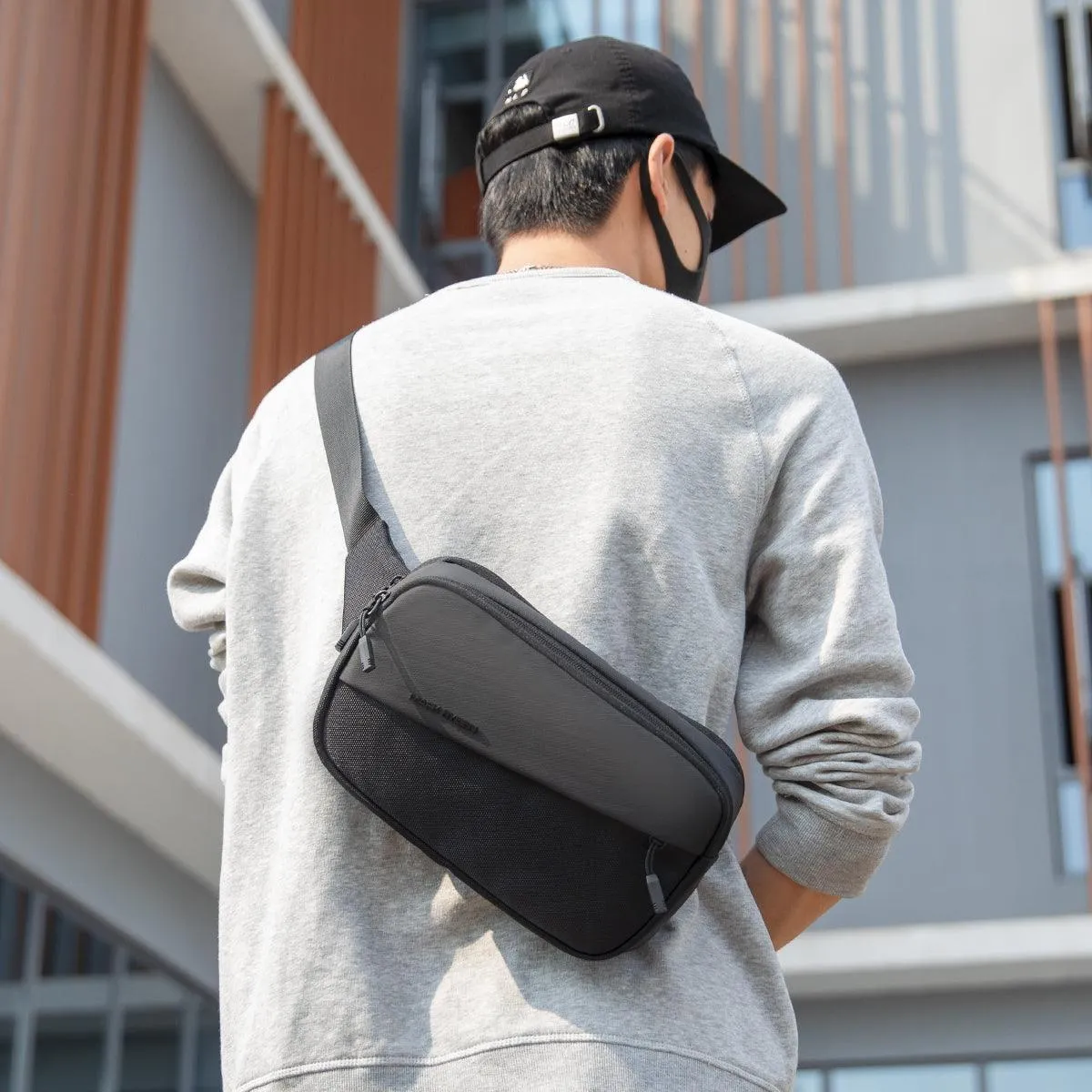 CrossWear: Stylish Waterproof Crossbody Bag with Multiple Compartments