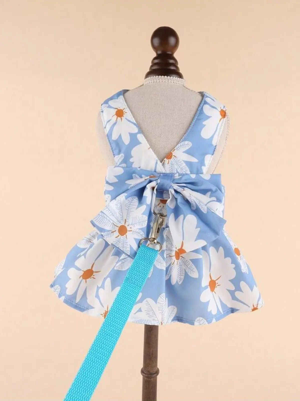 Cute Dog Dress and Leash Set with Bowknot