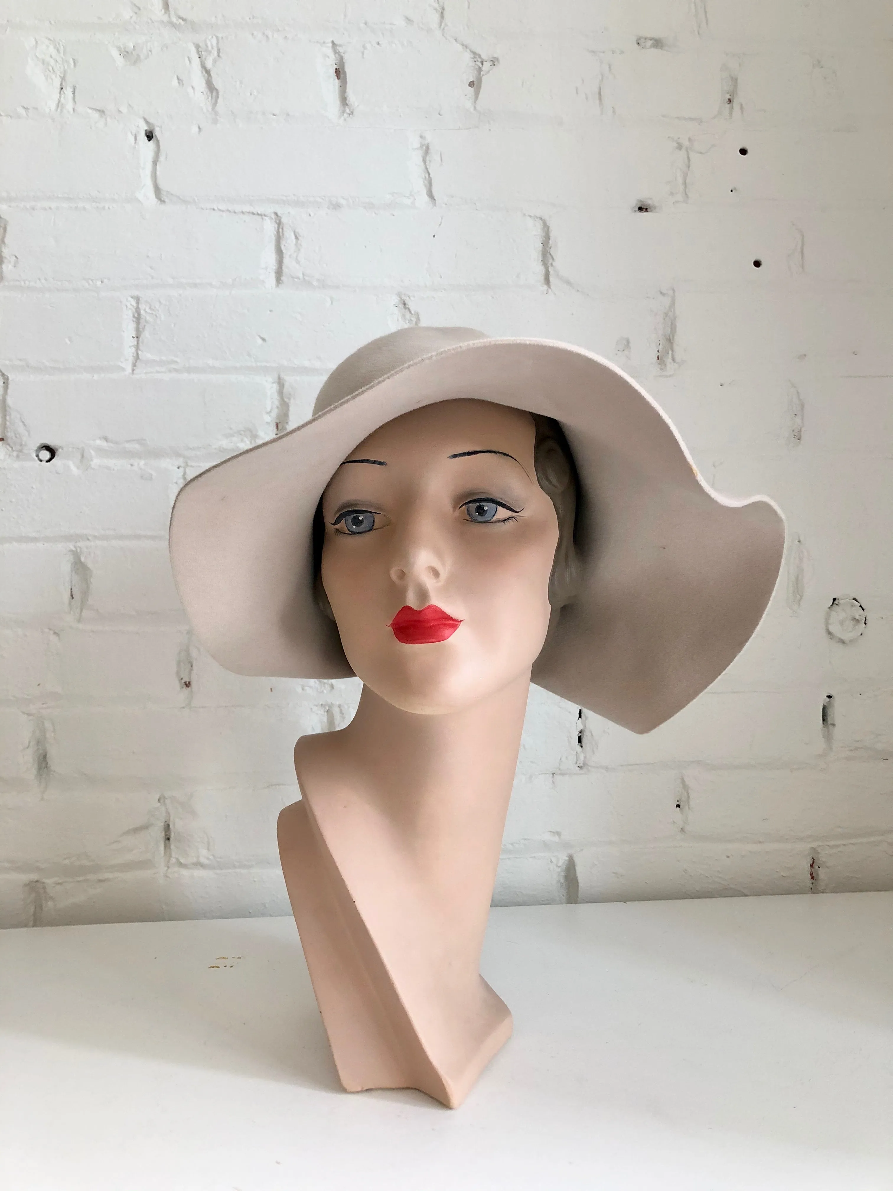 Daino Felted Wool 1920s Cloche Hat