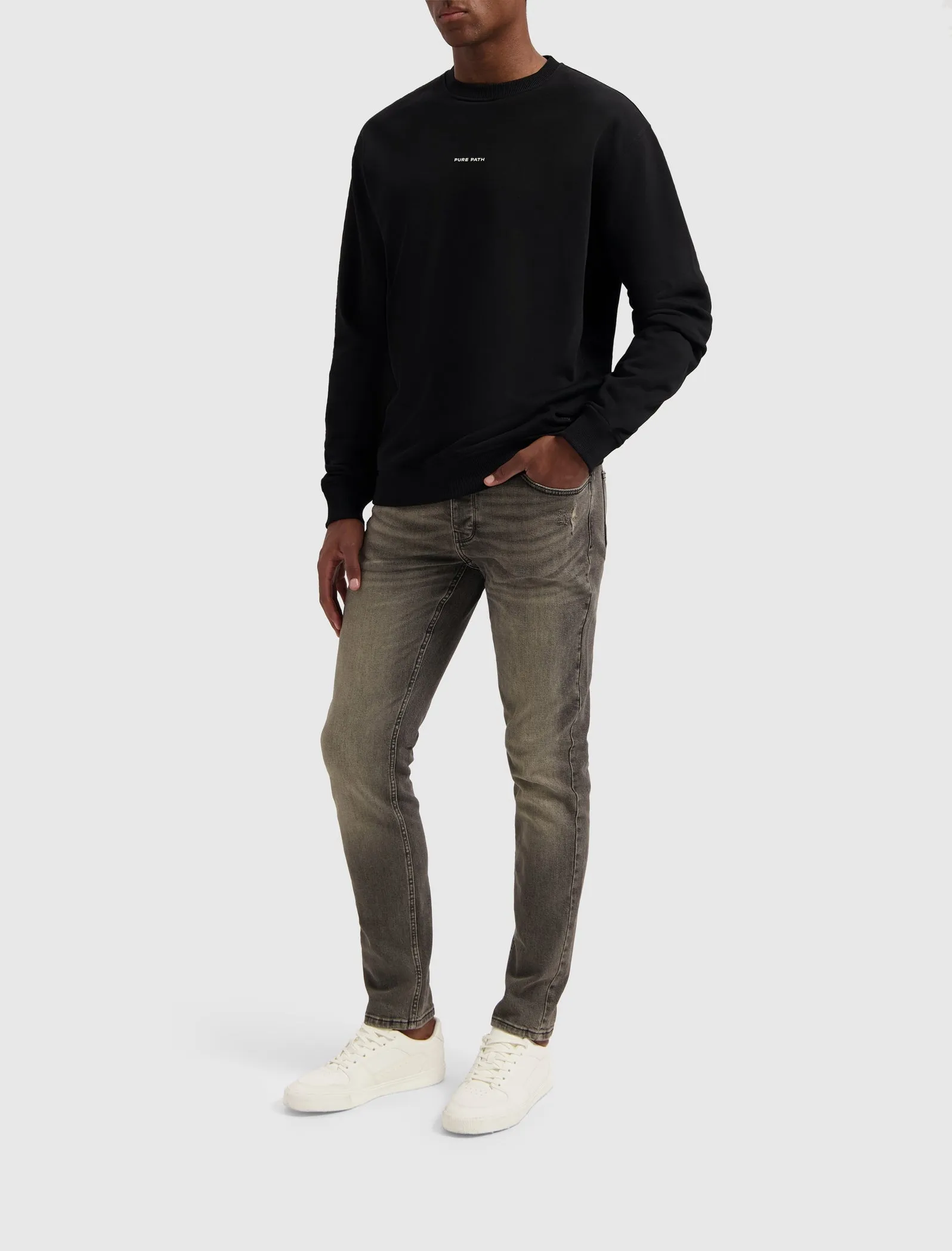 Doves Journey Sweater | Black