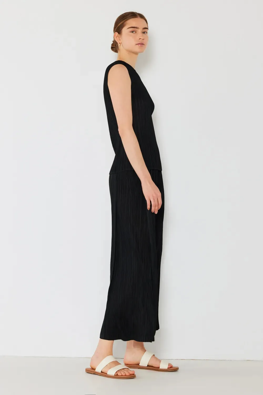 ed Wide-Leg Pants with Side Pleat Detail