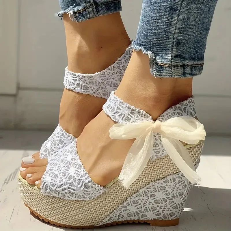 Eléa - Wedge Sandals with Lace Detail and Bow