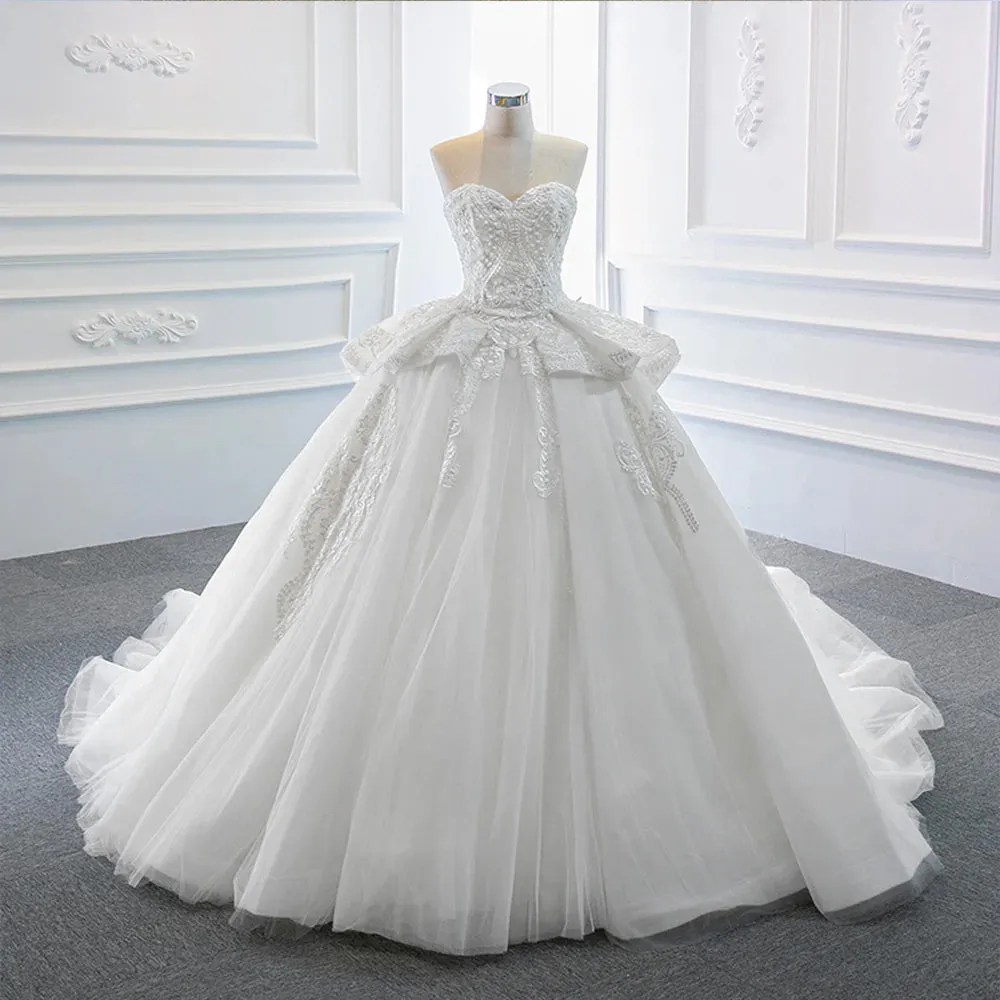 Elegant Sleeveless Ball Gown Wedding Dress Sweetheart Neck Gorgeous Bridal Dress