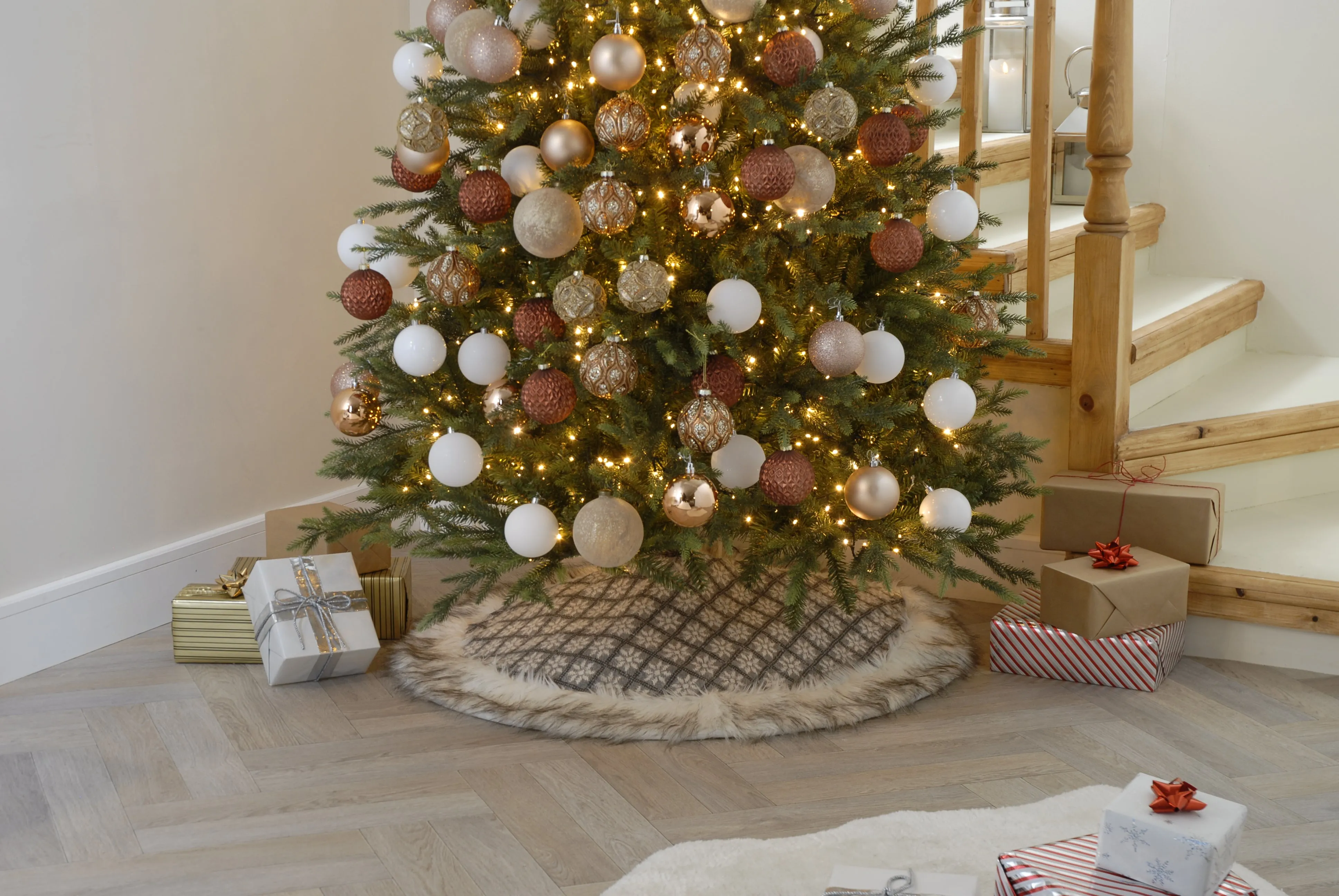 Fair Isle Pattern Tree Skirt, Grey and White 100cm