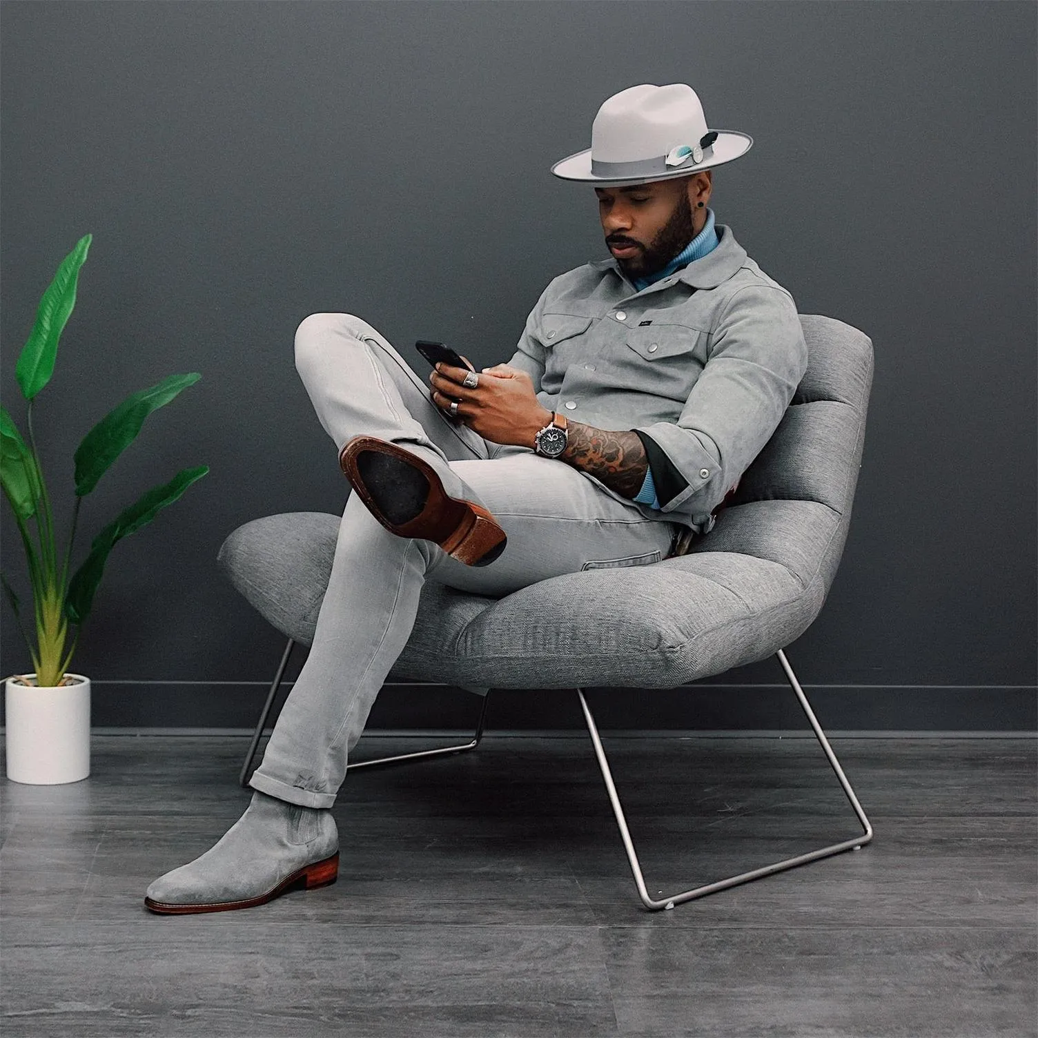 Fashionable Felt Fedora Hat in Sliver Grey