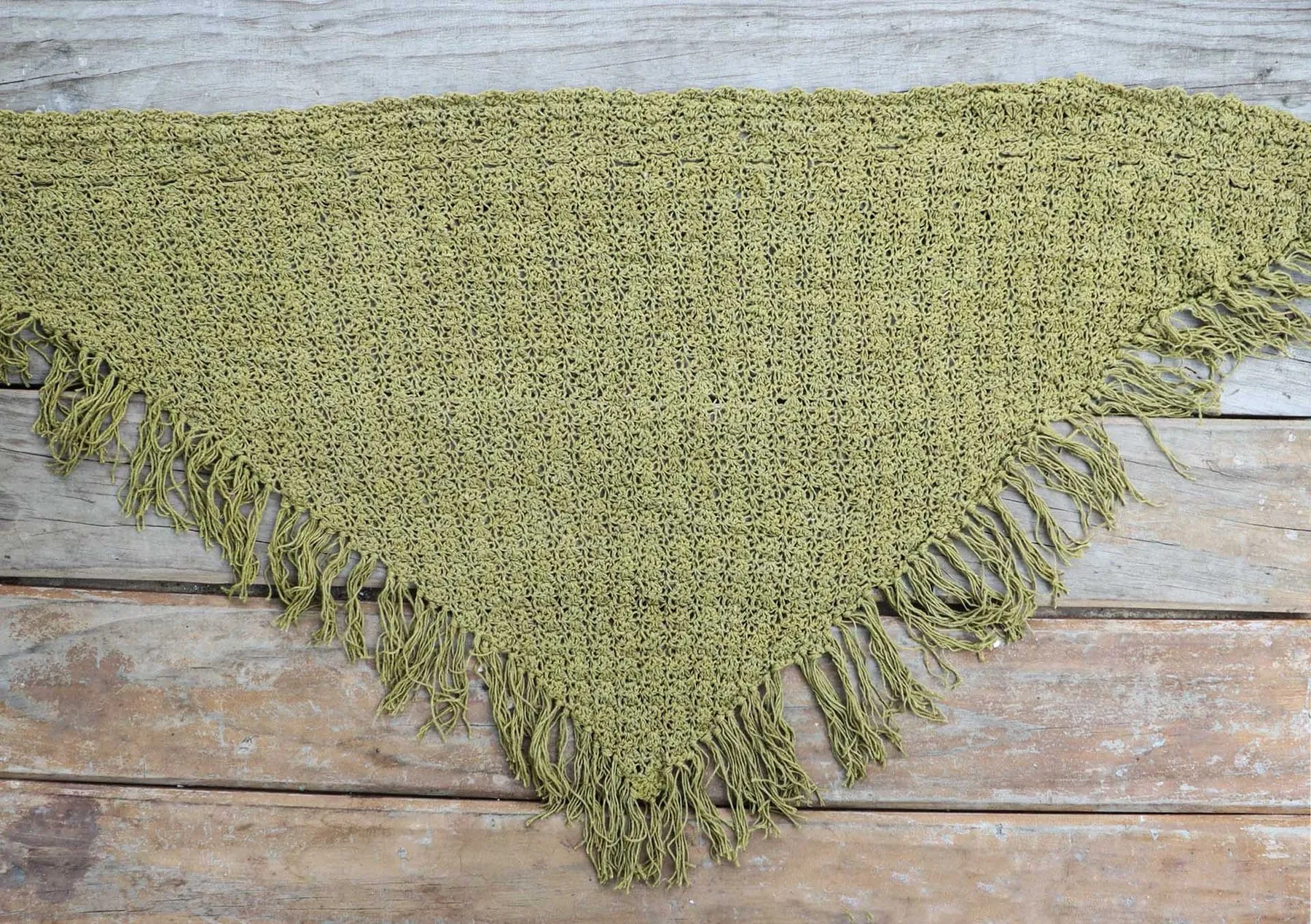 Fern Green Triangle scarf - Free Crochet Pattern