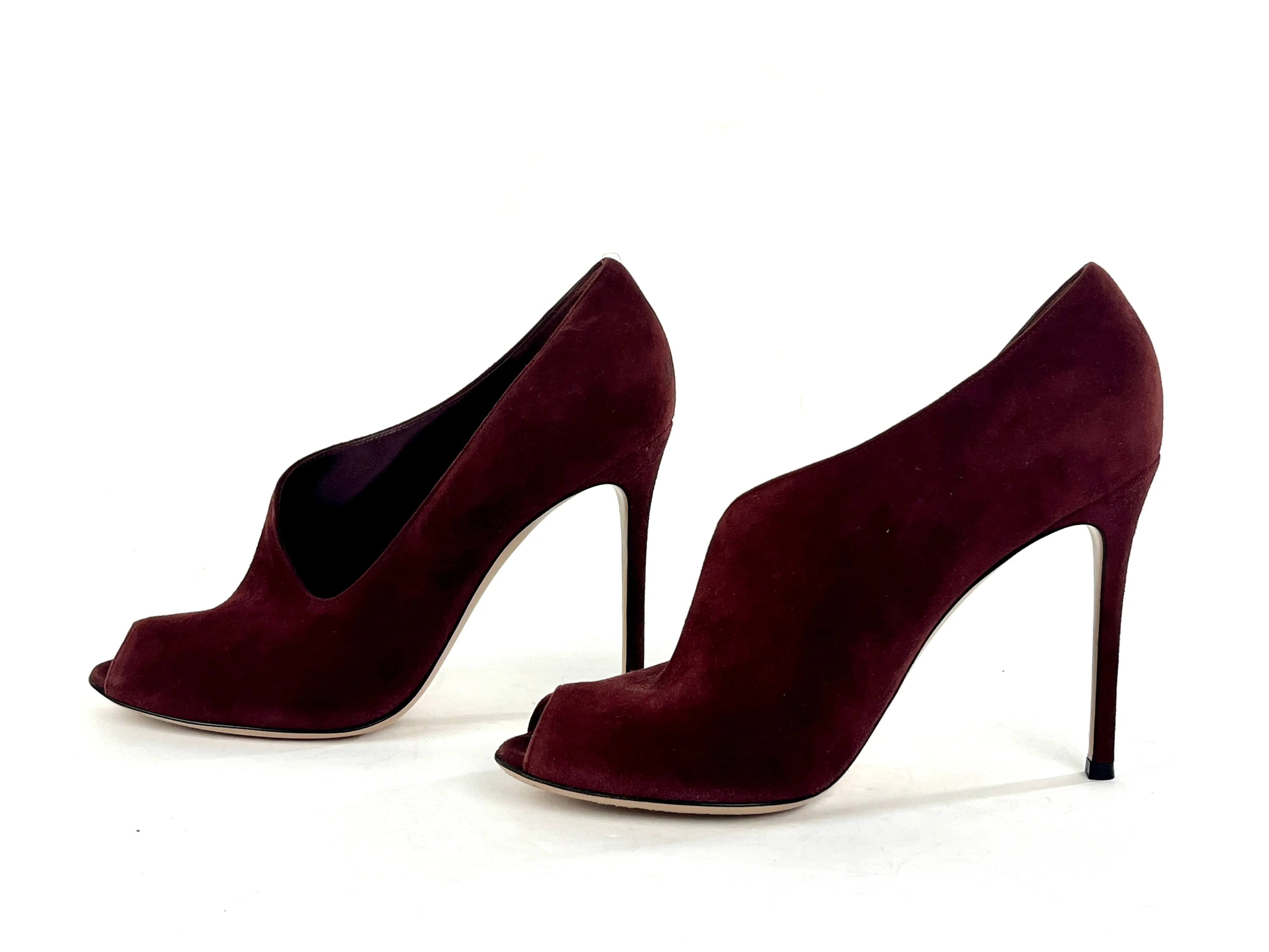 Gianvito Rossi Suede Peep Toe Stiletto Pumps in Red Size 40/9.5