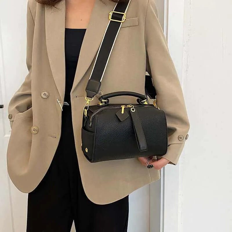 Glow Chic's All-Matching Shoulder Bag