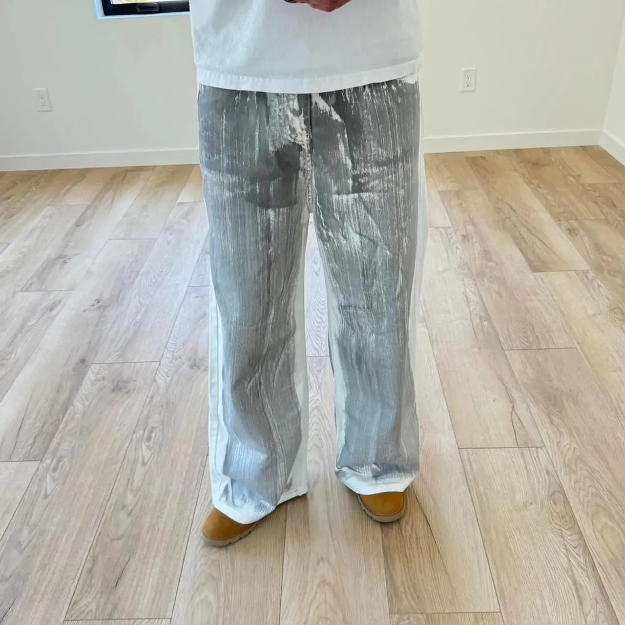 Gray On White Baggy Jeans