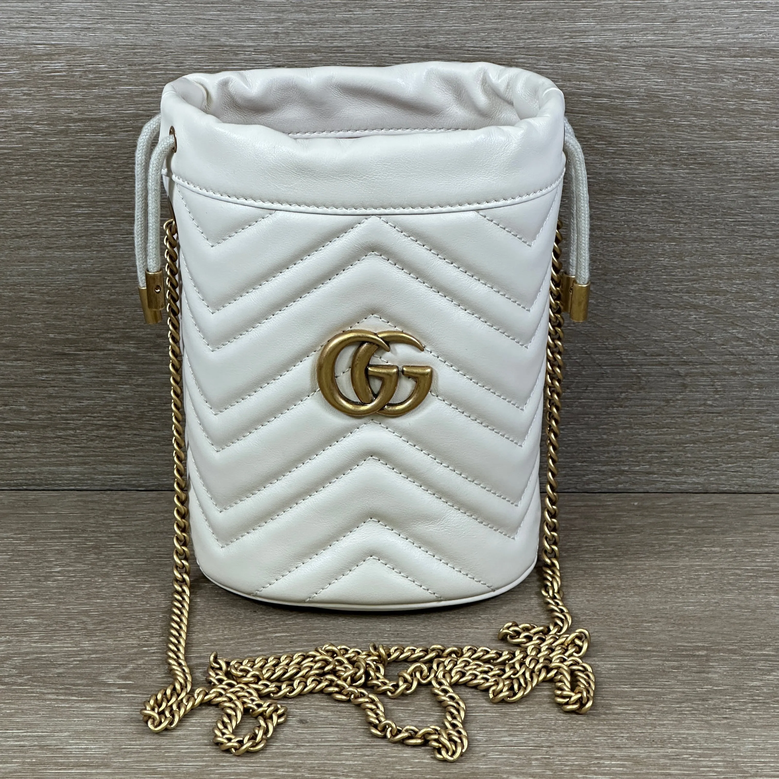 Gucci GG Marmont Mini Bucket Bag - White