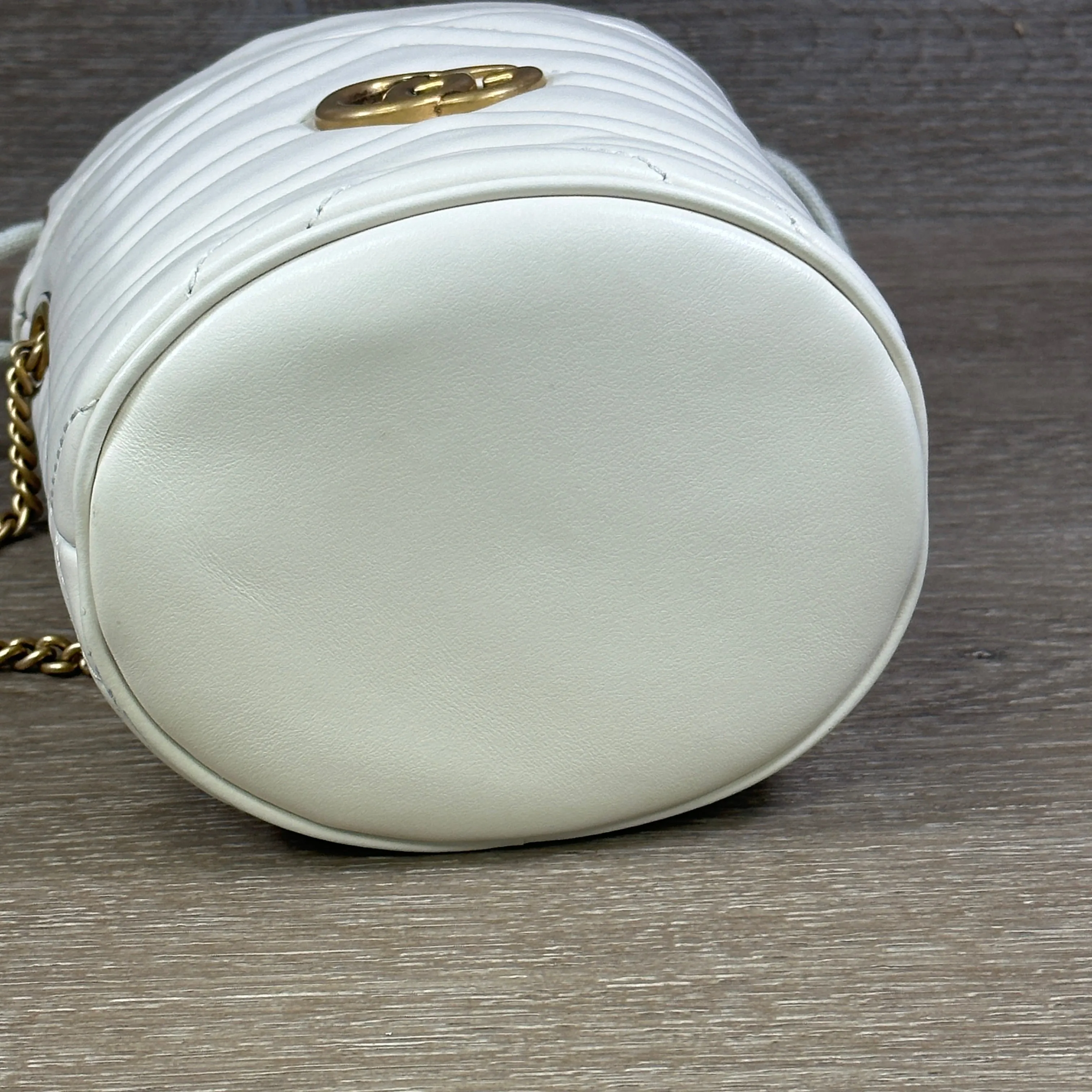 Gucci GG Marmont Mini Bucket Bag - White