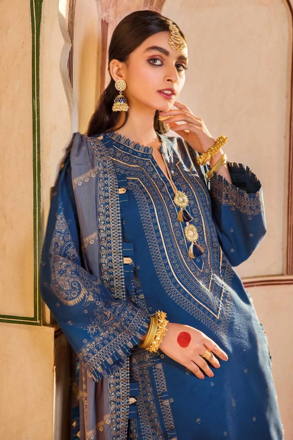 Gul Ahmed Summer 2022 · Essential 3PC Collection – 3PC Banarsi Brocade Lawn Suit  CL-22183 A