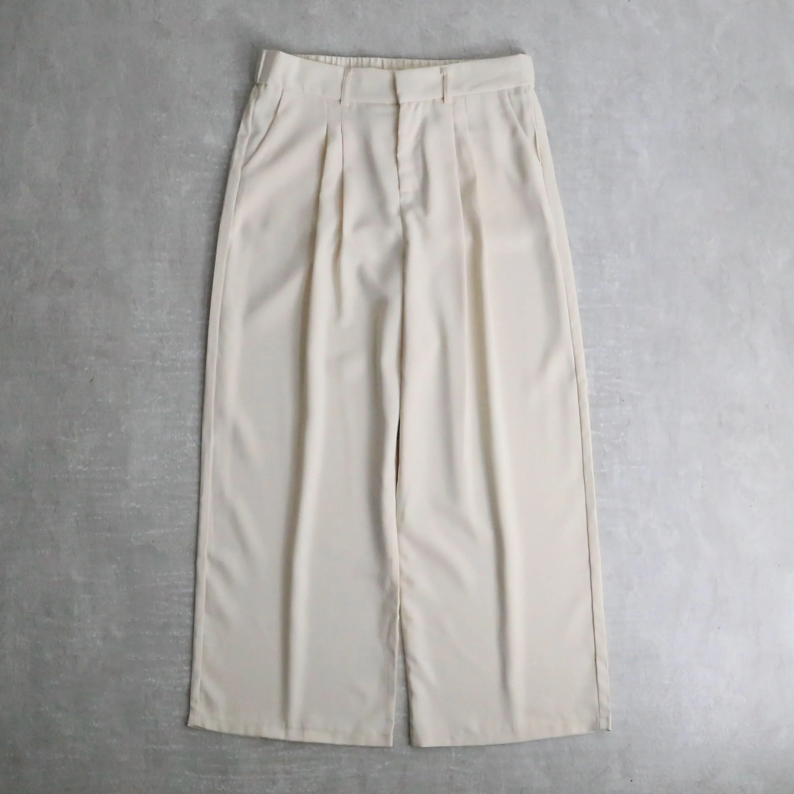 ivory 2tuck wide silhouette straight pants