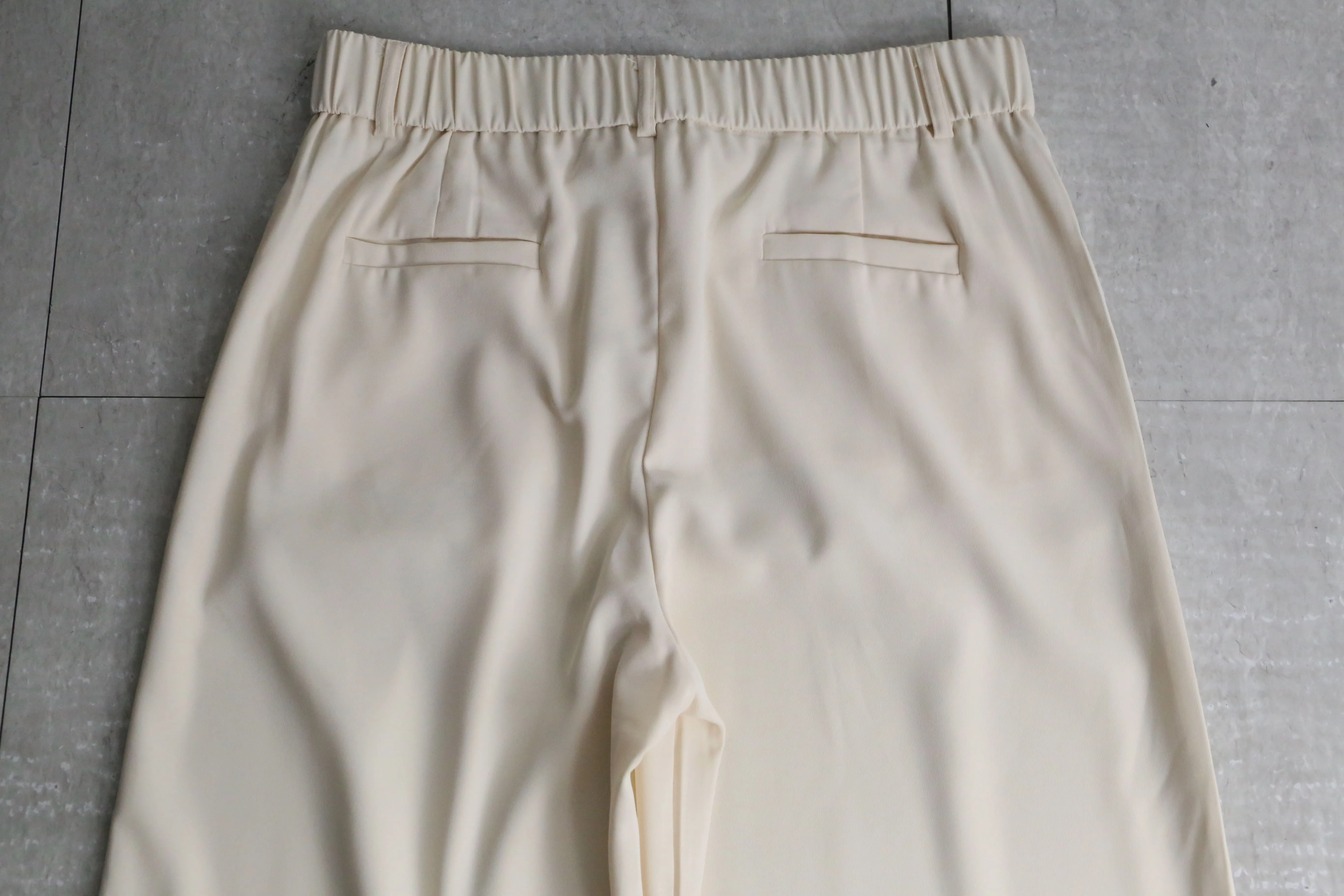 ivory 2tuck wide silhouette straight pants