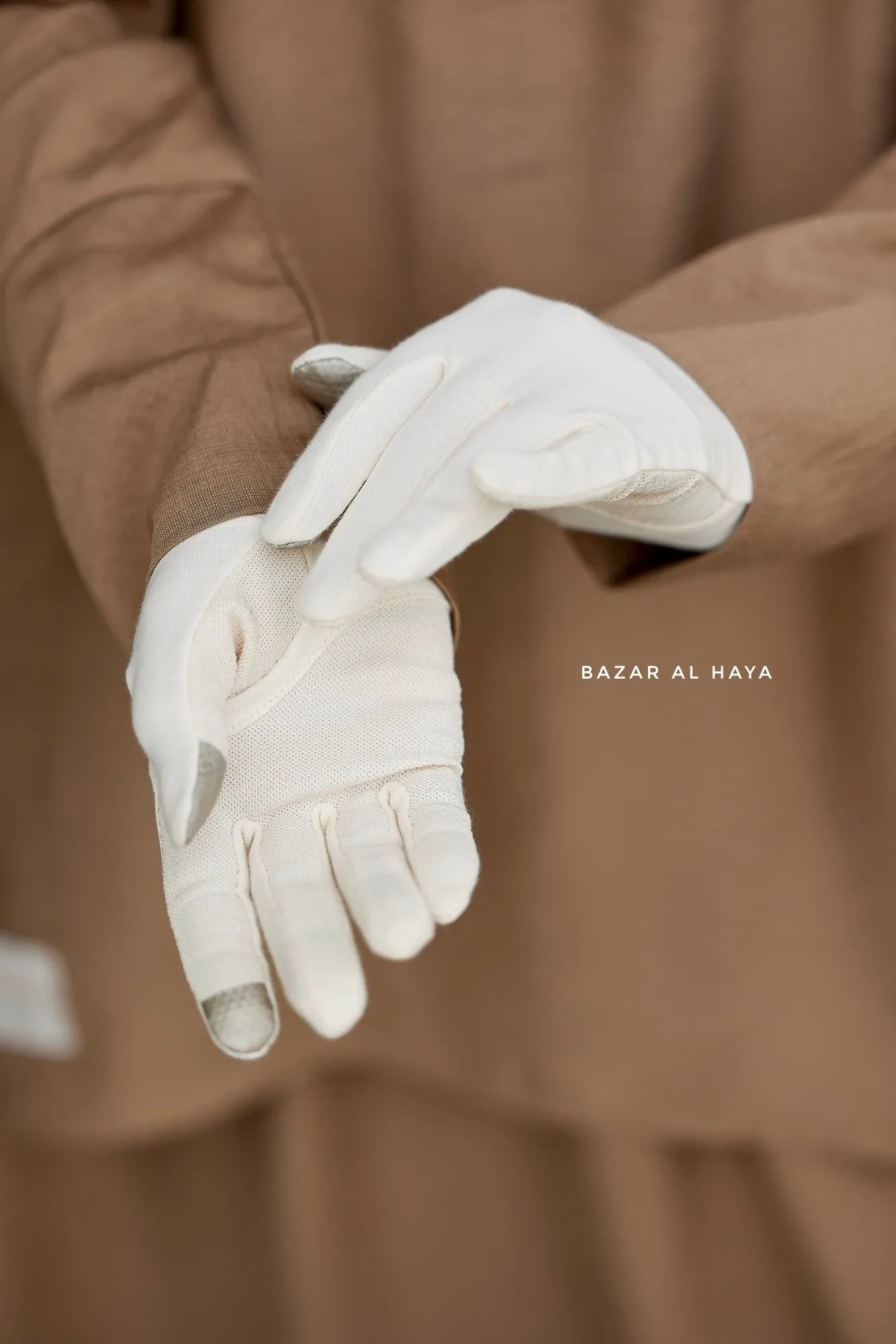 Ivory Plain Touch Screen Gloves - One Size