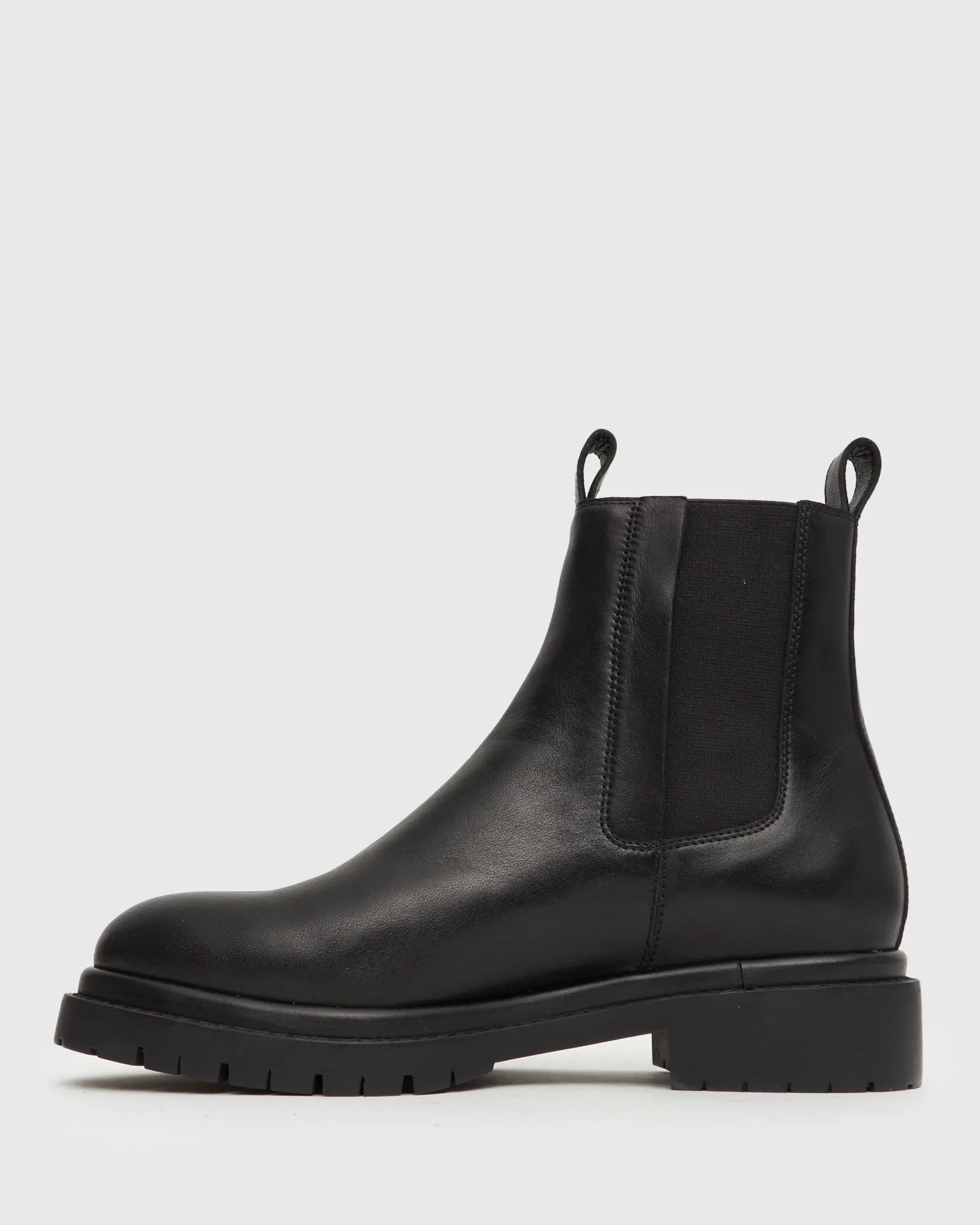 IVY Flat Leather Chelsea Boots