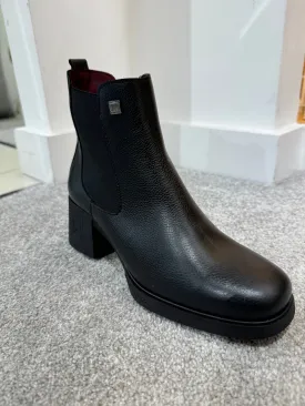 JOSE SAENZ Black Ankle Boots