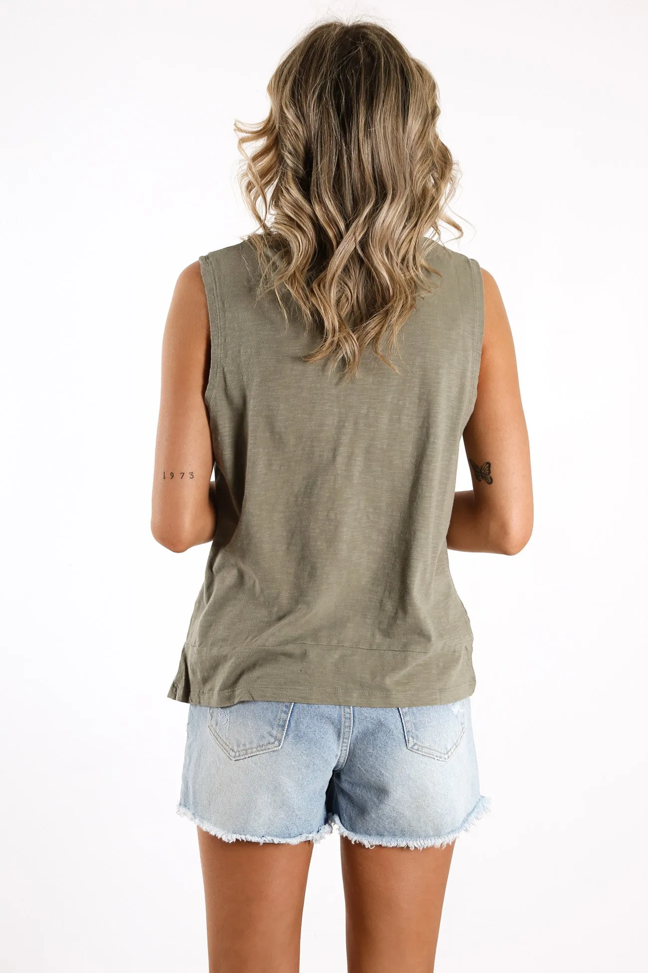 Knot Front Crop Tank Khaki