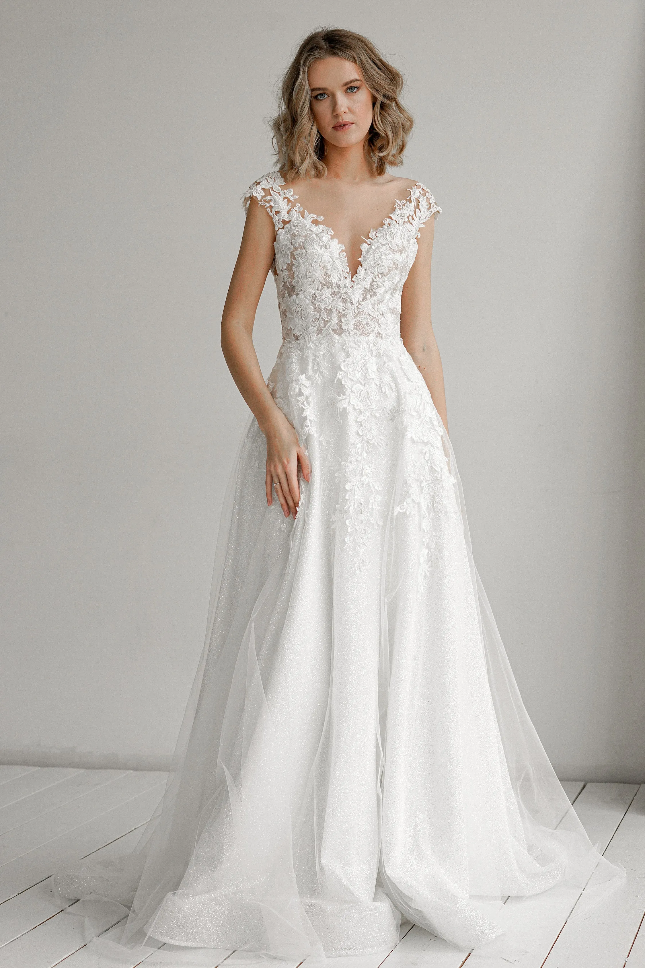 Lace Wedding Dress Enn with Long Sleeves