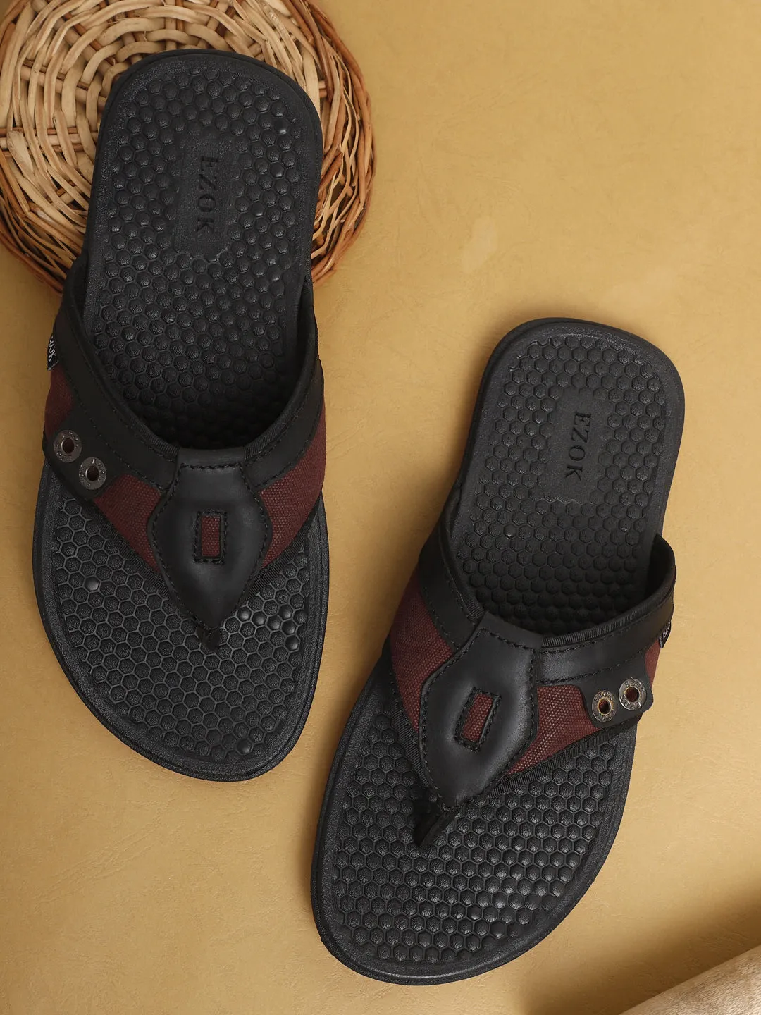 Leather black flipflops for men